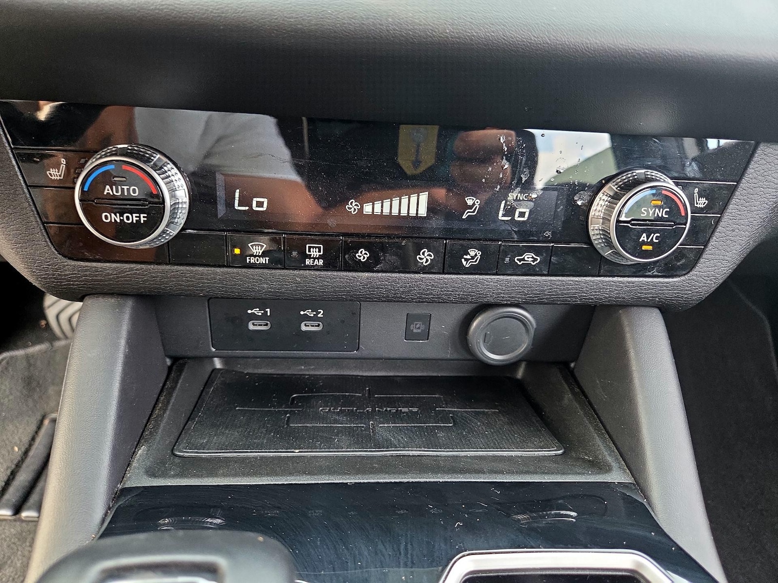 2025 Mitsubishi Outlander SE - Photo 17