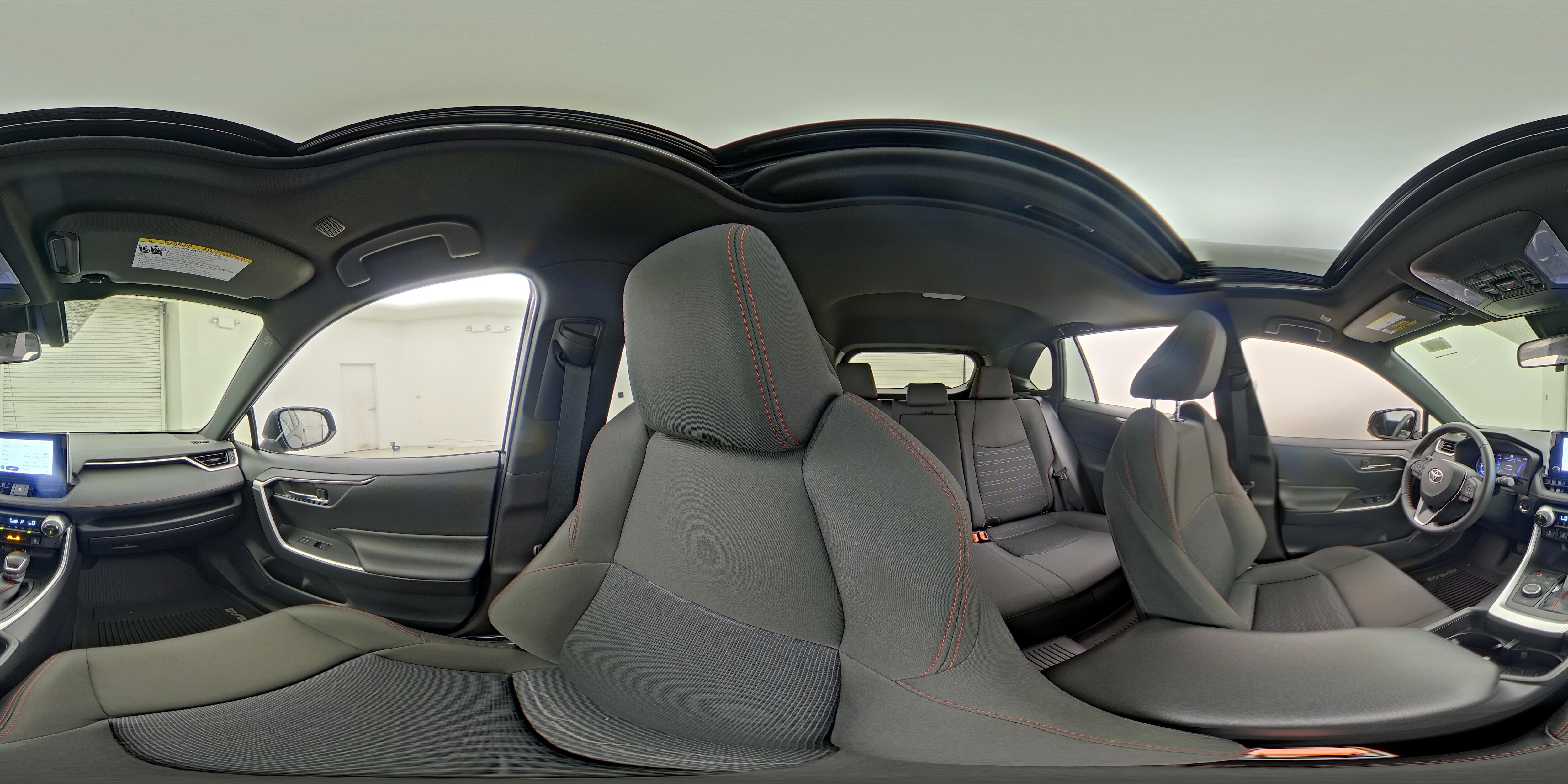 2024 Toyota RAV4 SE - Photo 26