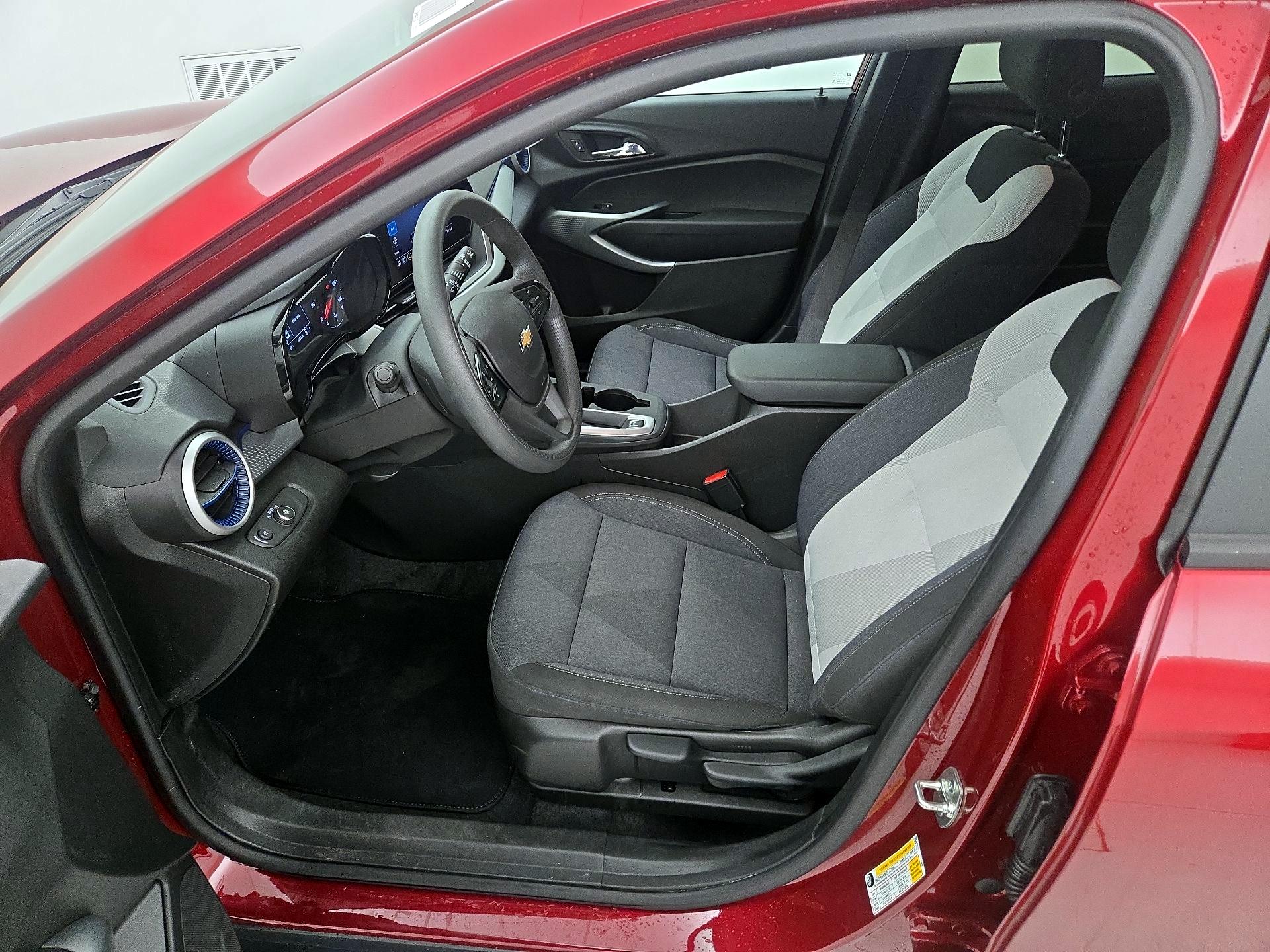 Thumbnail: 2025 Chevrolet Trax - 11