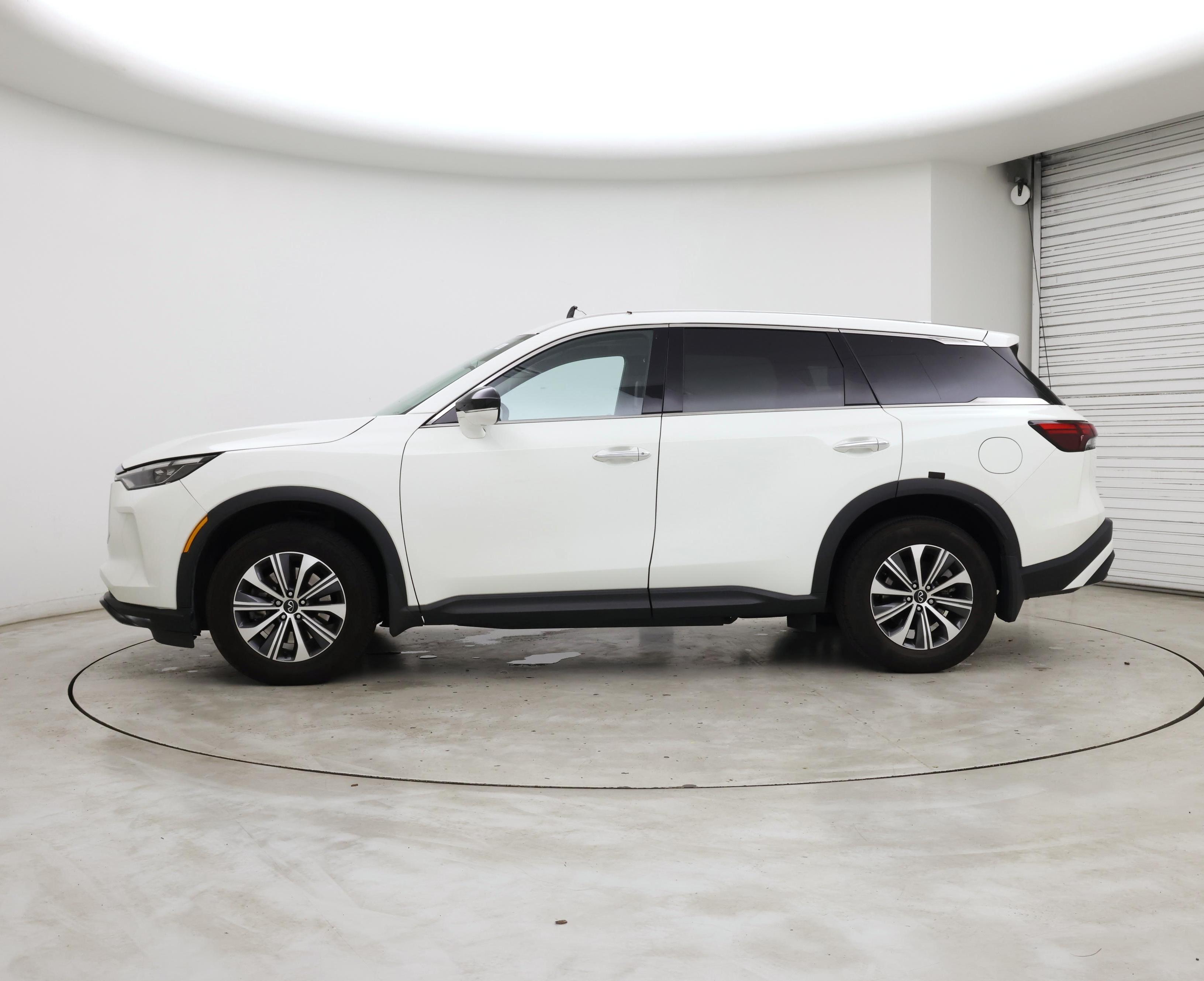 Thumbnail: 2023 INFINITI QX60 - 3