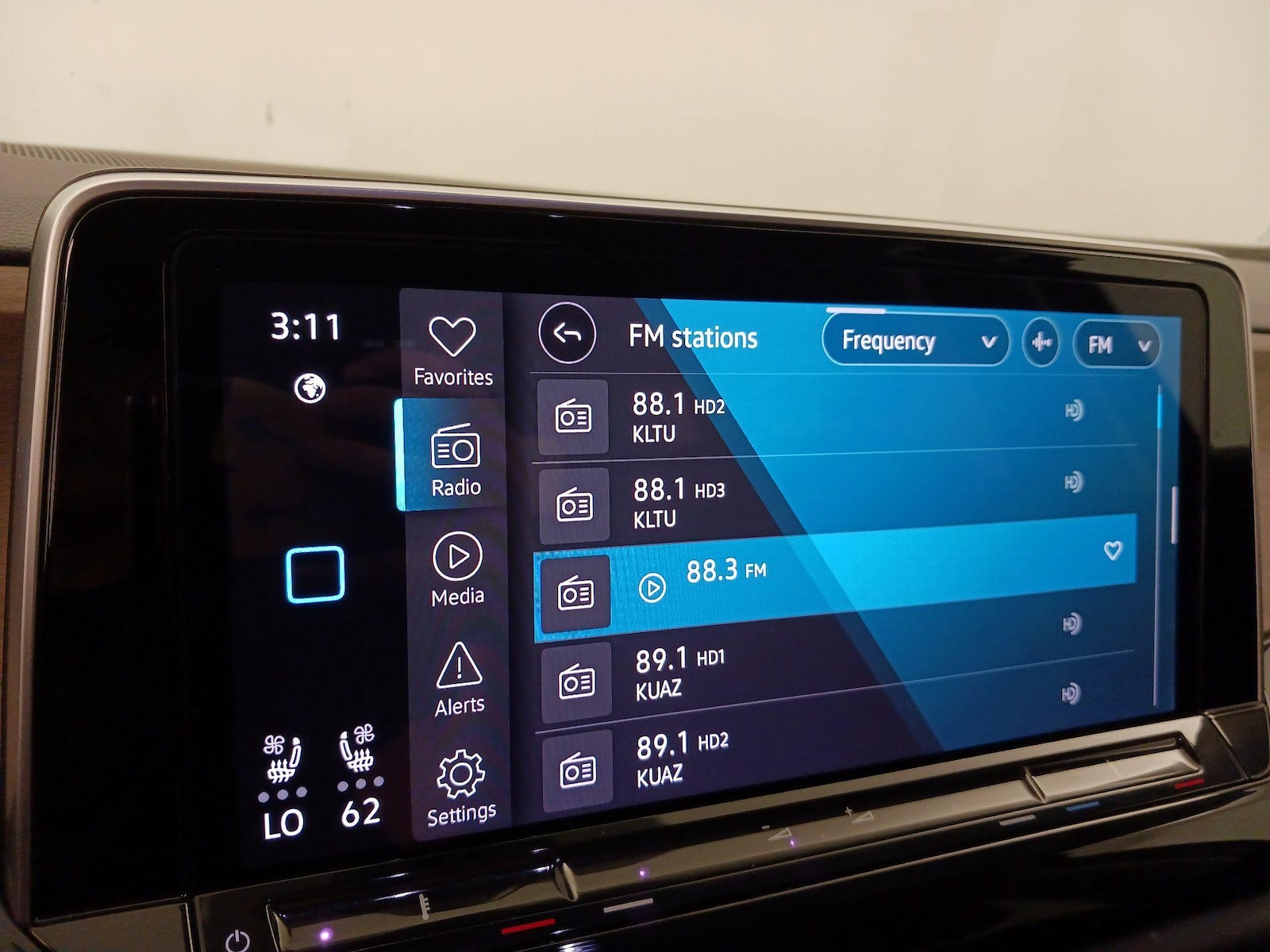 2024 Volkswagen Atlas SE w/Tech - Photo 16
