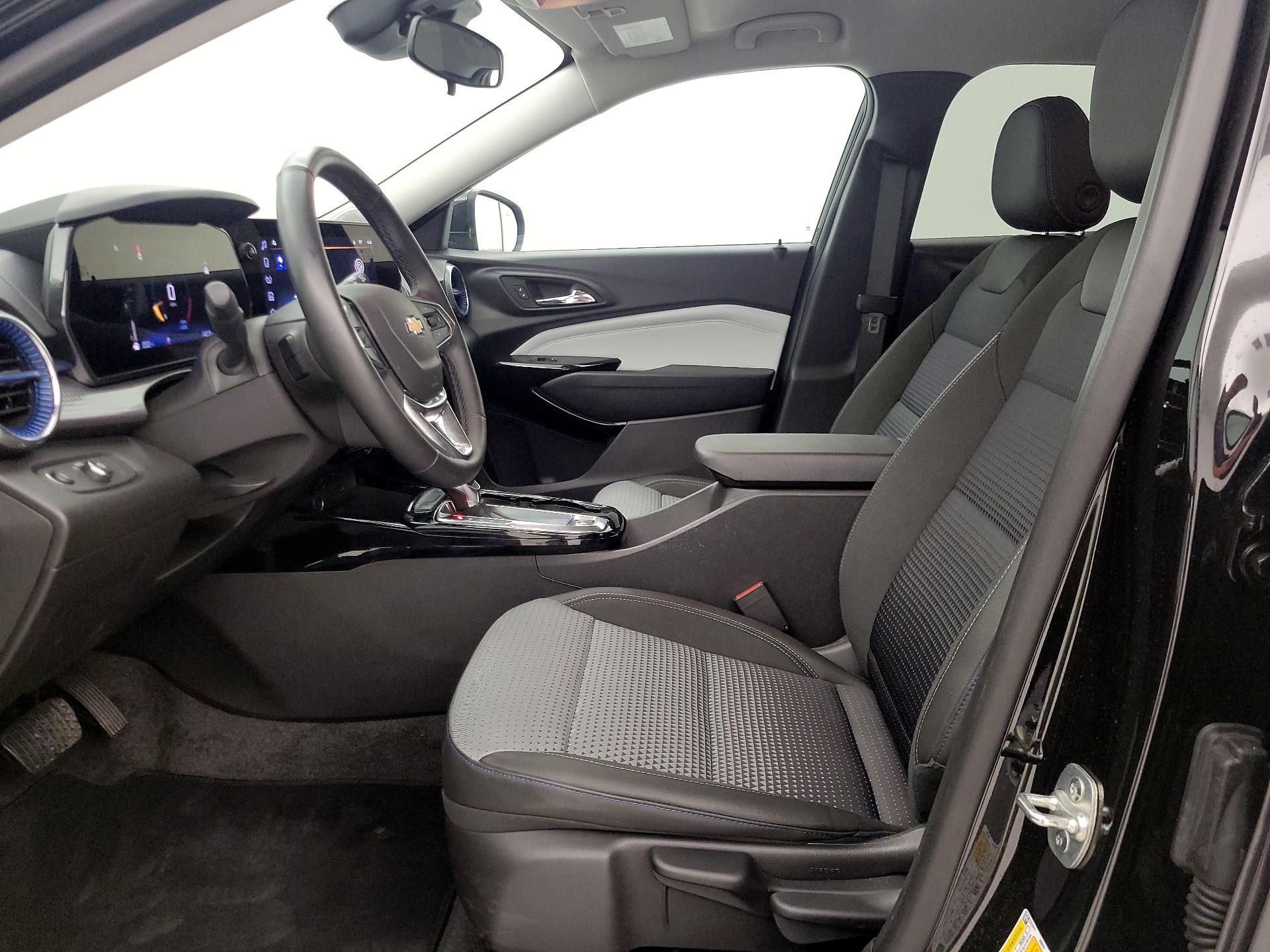 Thumbnail: 2025 Chevrolet Trax - 11