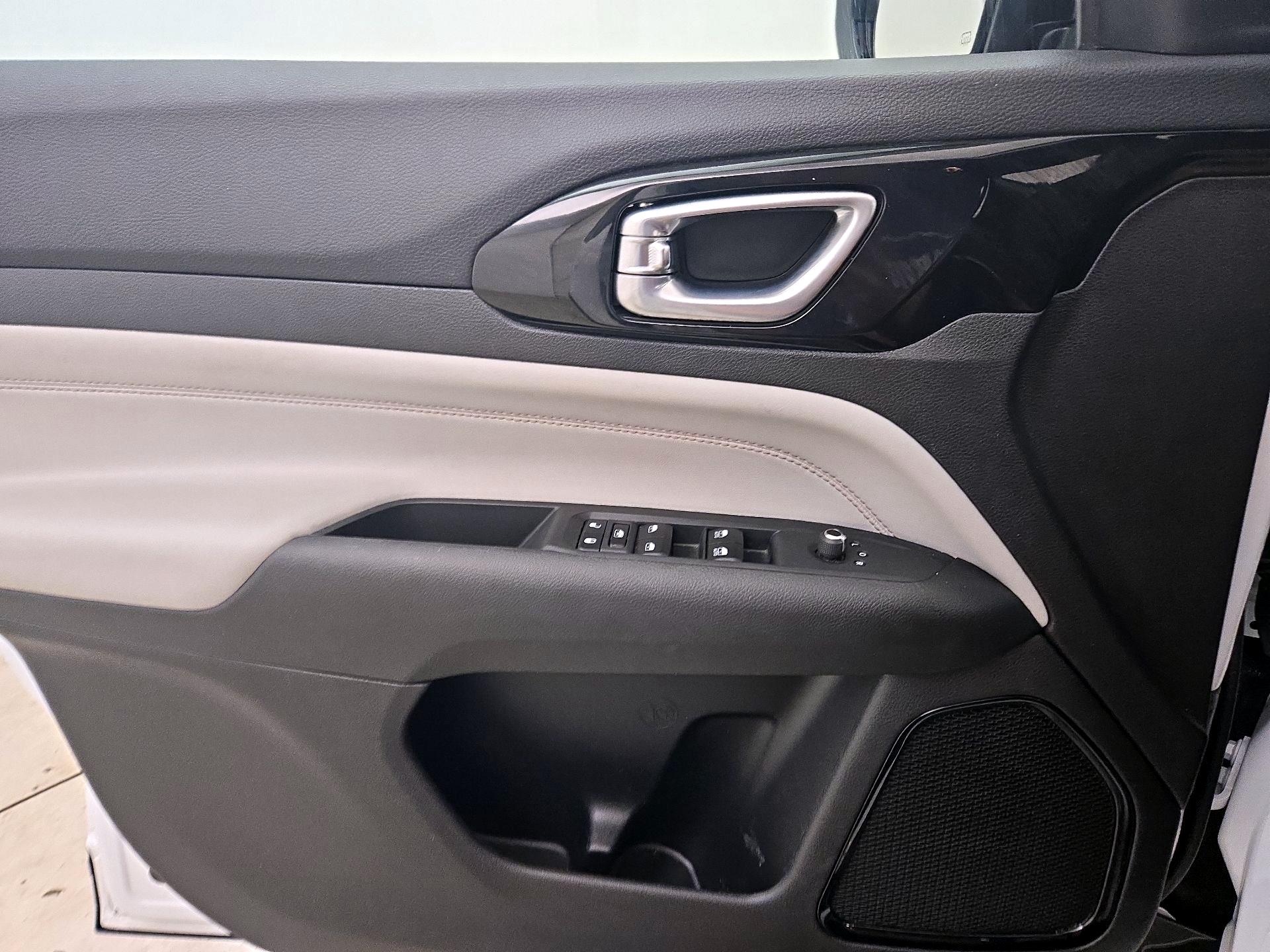Thumbnail: 2023 Jeep Compass - 12