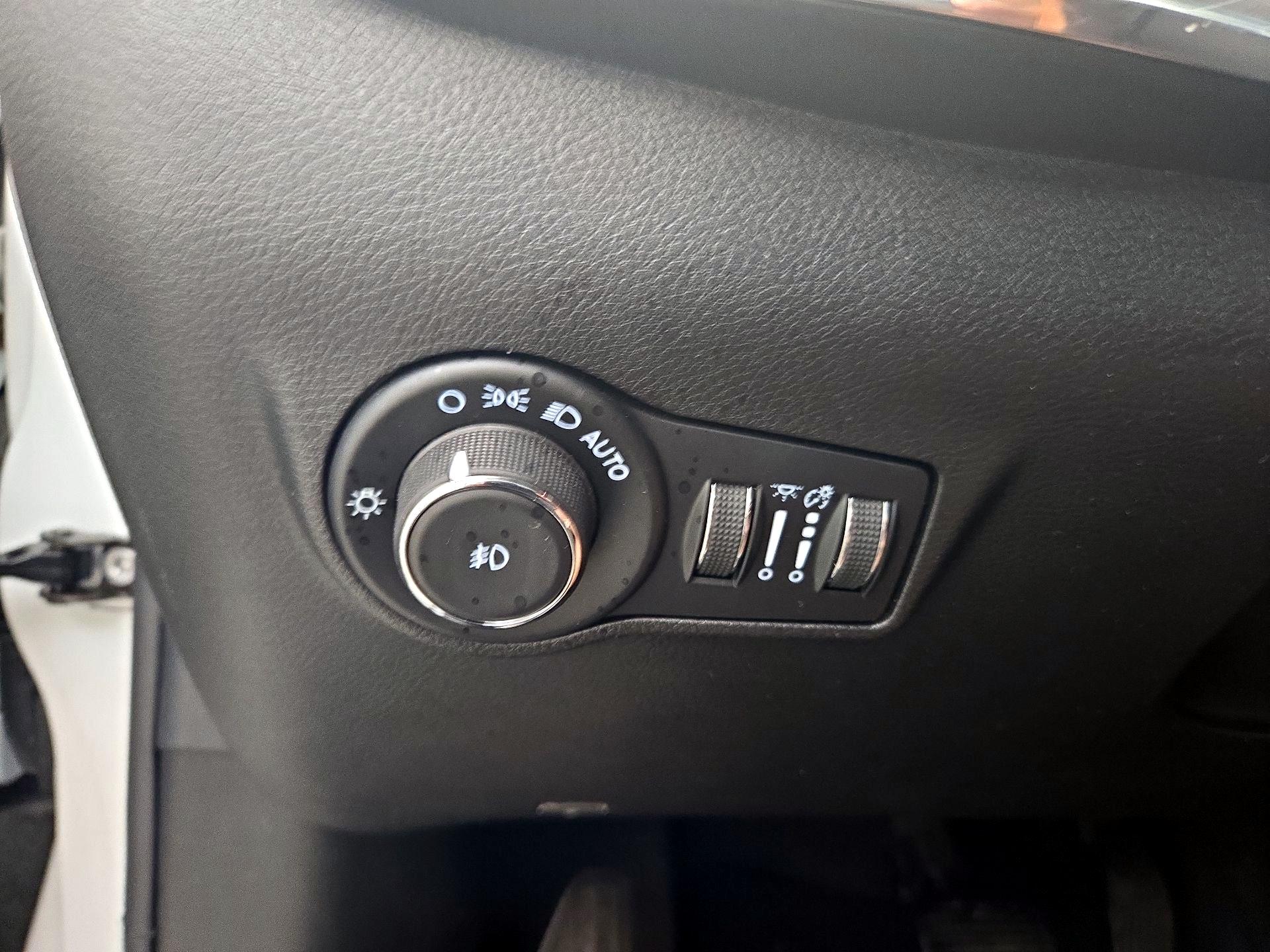 Thumbnail: 2023 Jeep Compass - 13