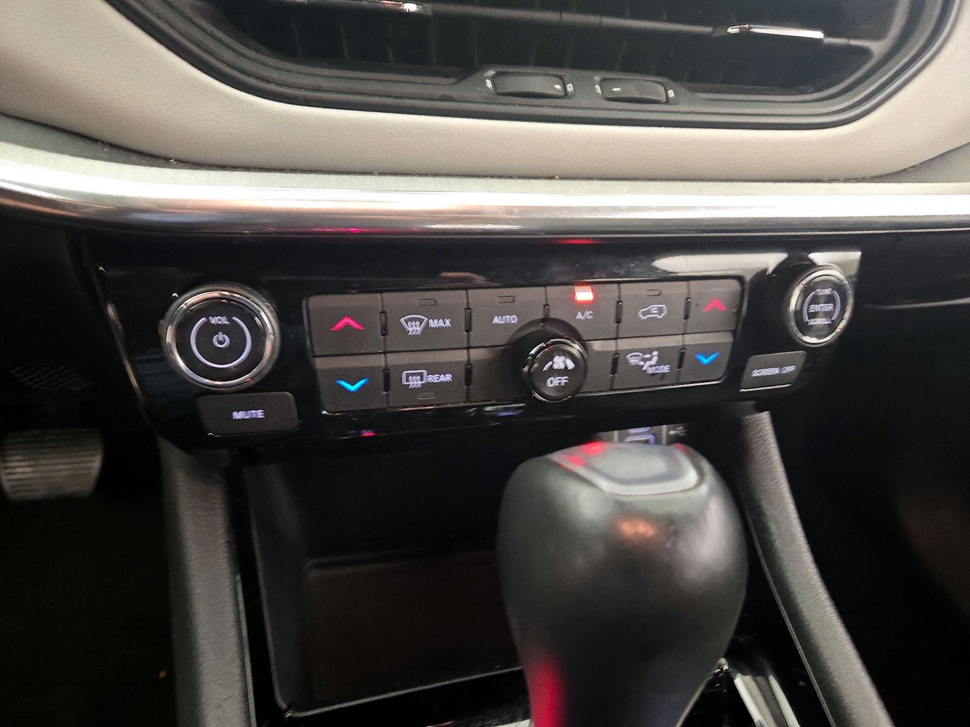 Thumbnail: 2023 Jeep Compass - 16