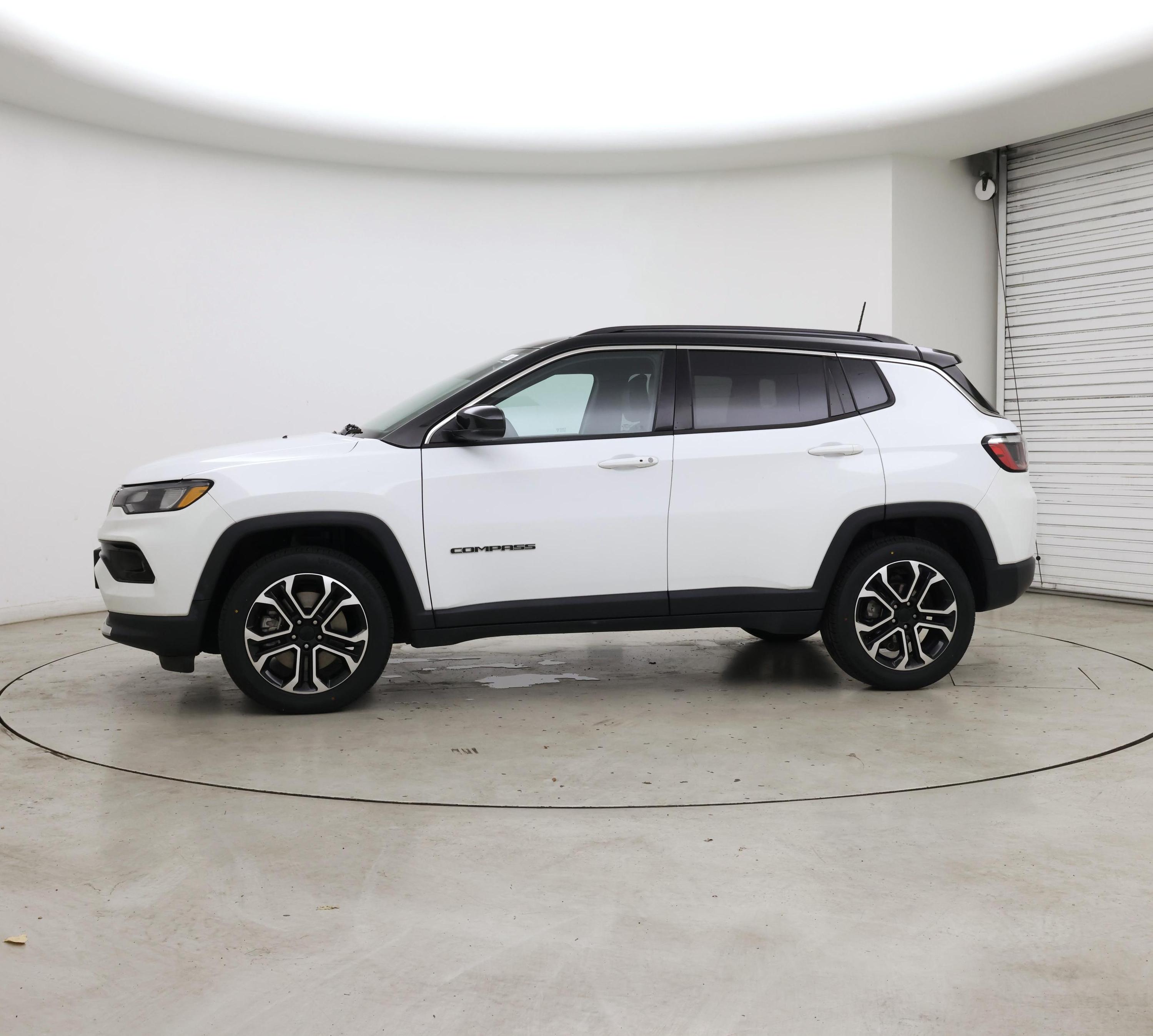 Thumbnail: 2023 Jeep Compass - 3