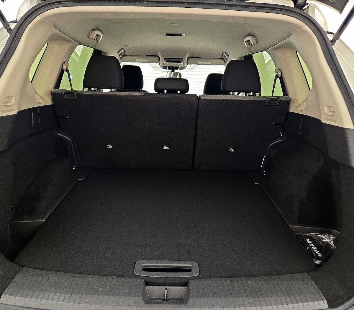 Trunk/Cargo (Seats Up)