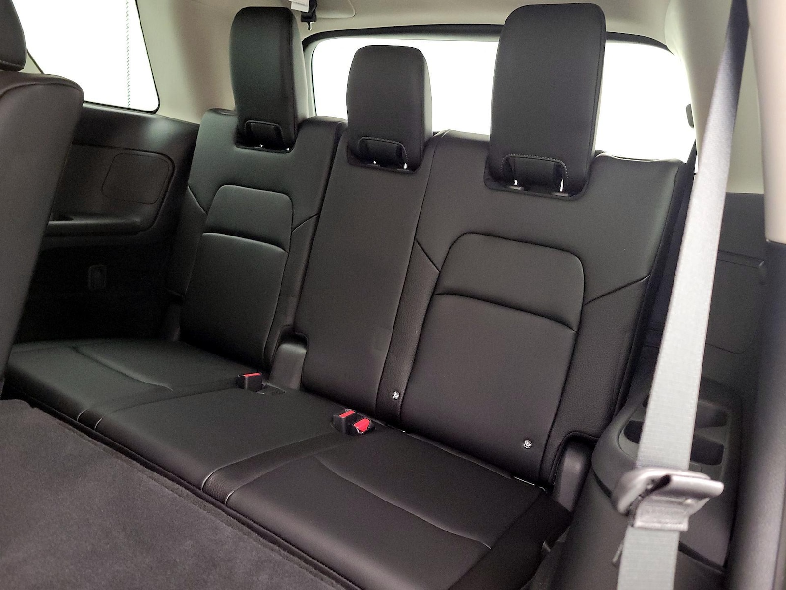 2025 Nissan Pathfinder SL - Photo 22