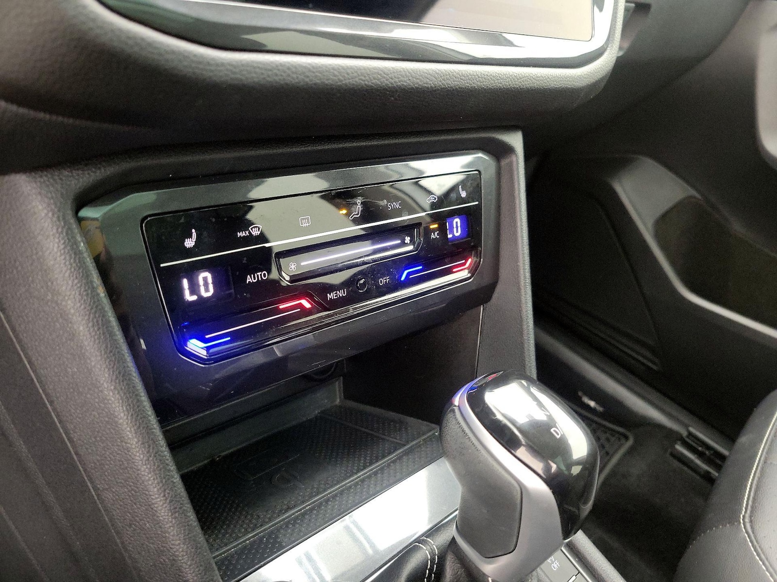 2023 Volkswagen Tiguan SE - Photo 17