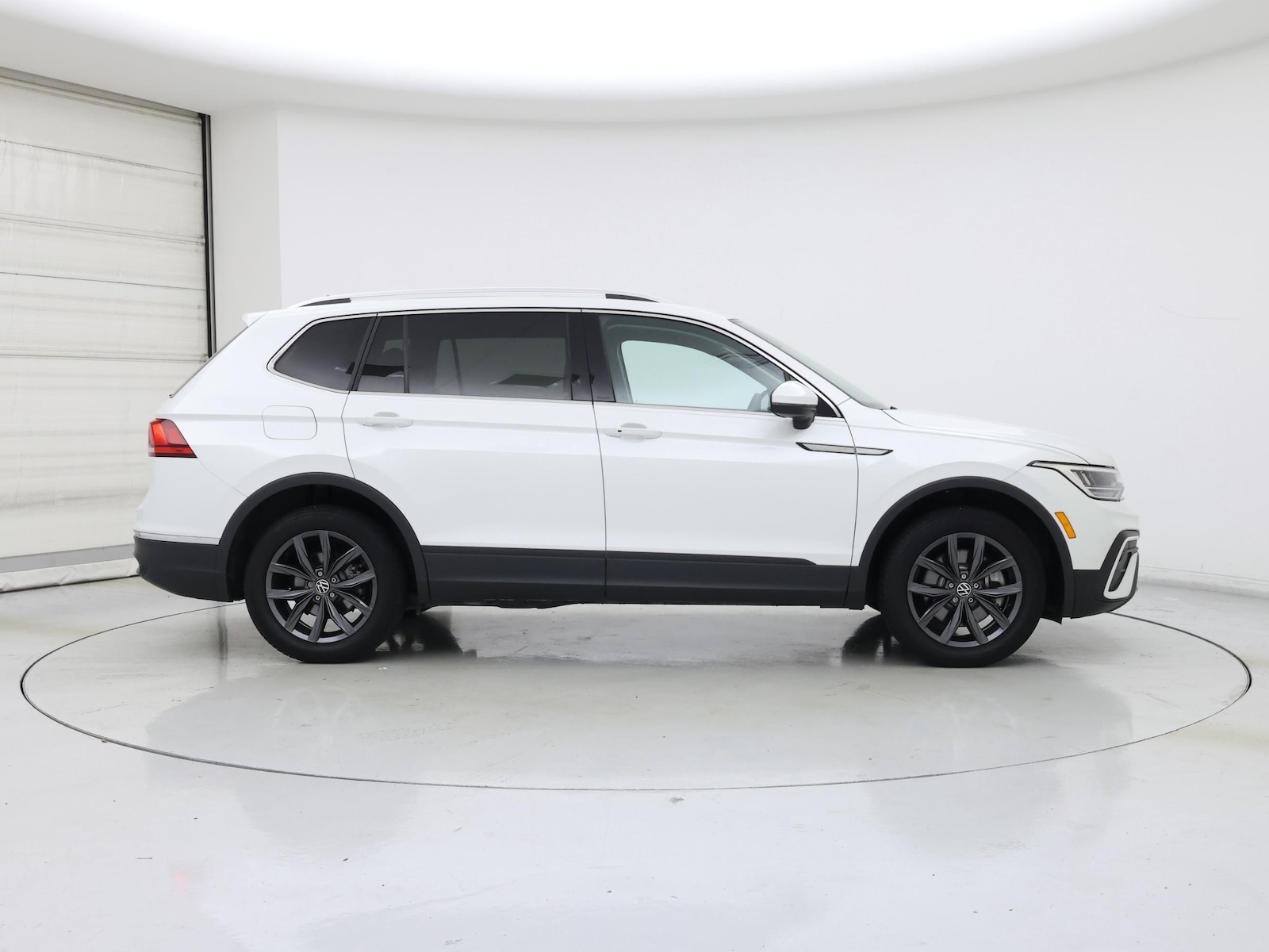 2023 Volkswagen Tiguan SE - Photo 8