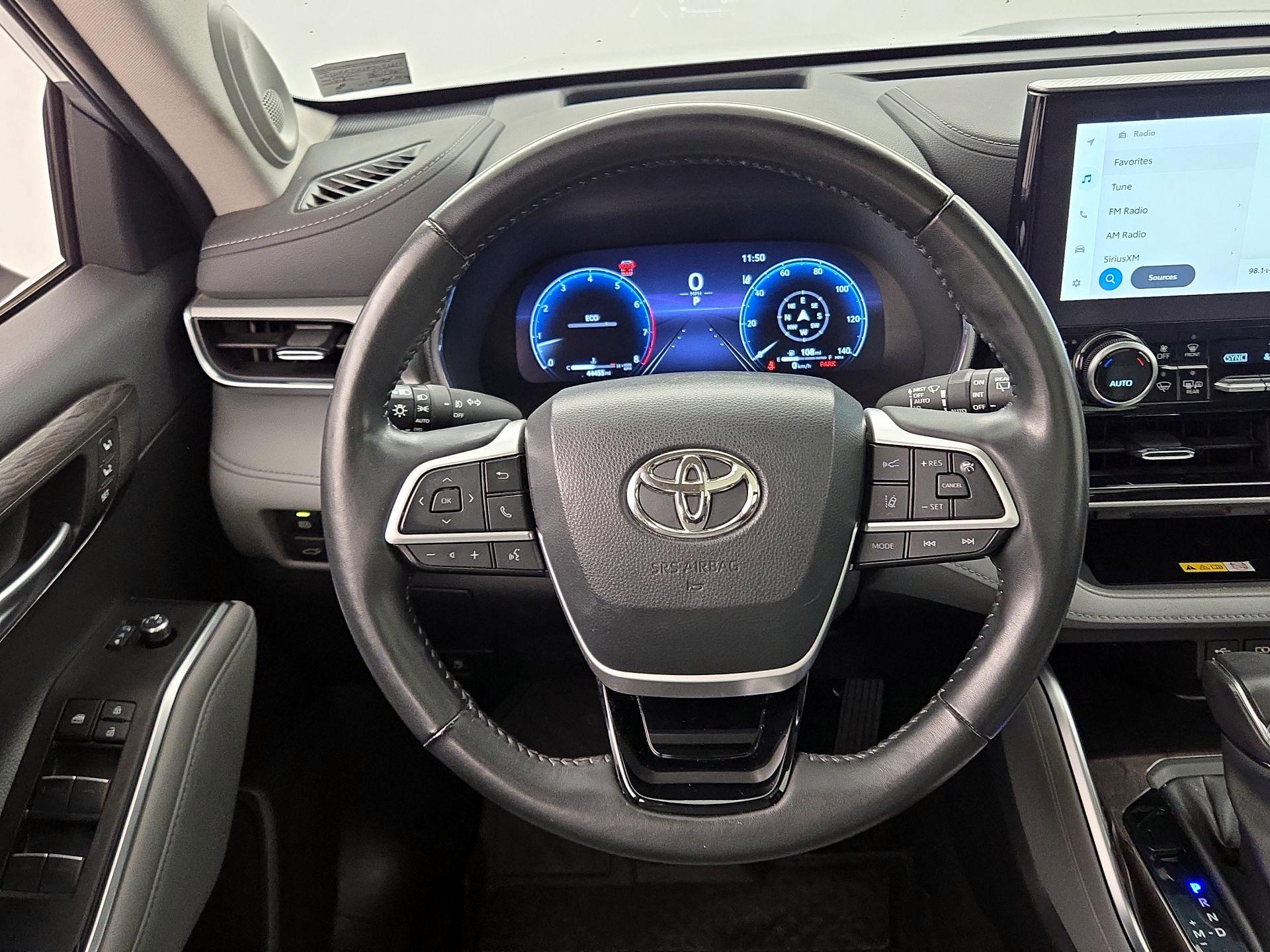 Thumbnail: 2023 Toyota Highlander - 10