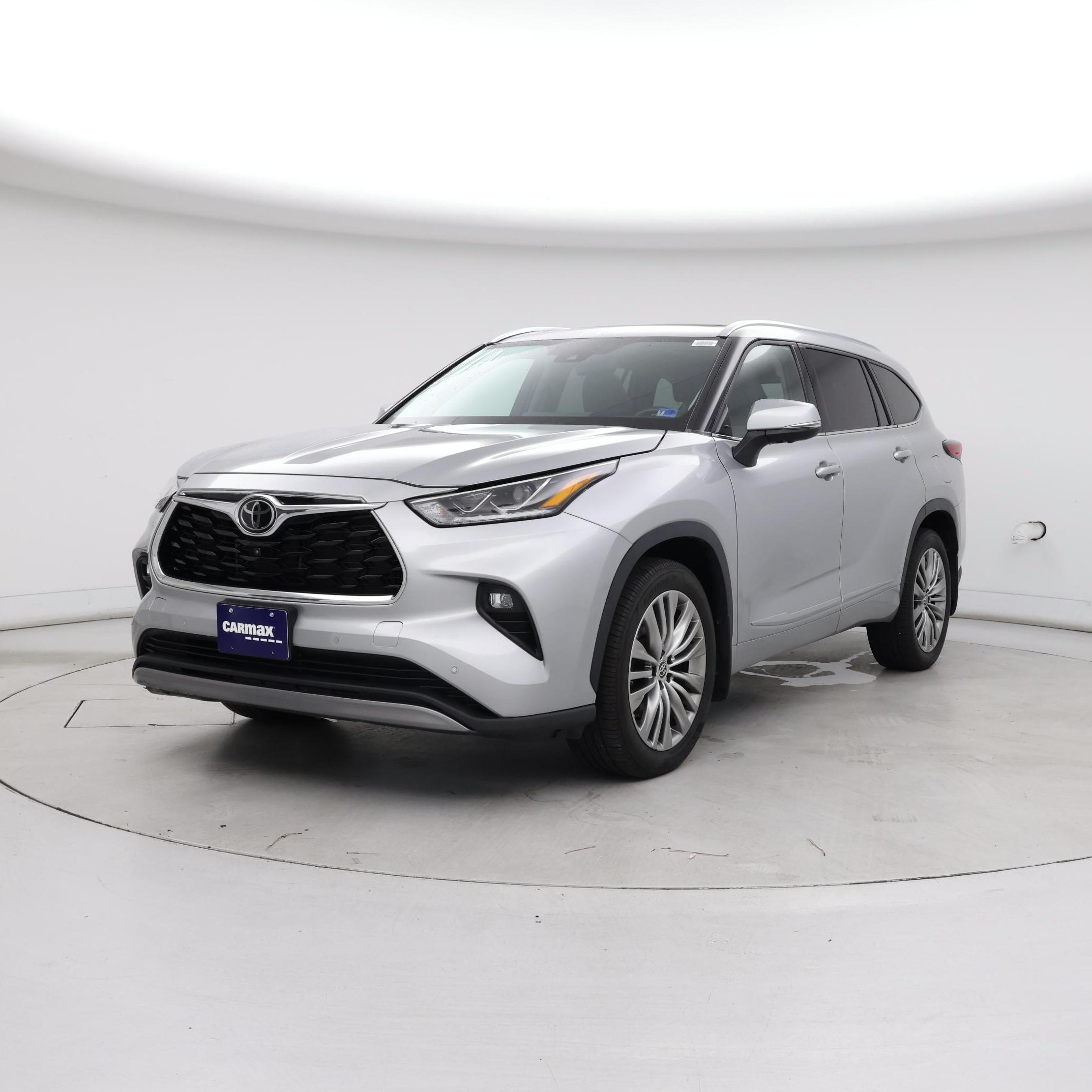 Thumbnail: 2023 Toyota Highlander - 4
