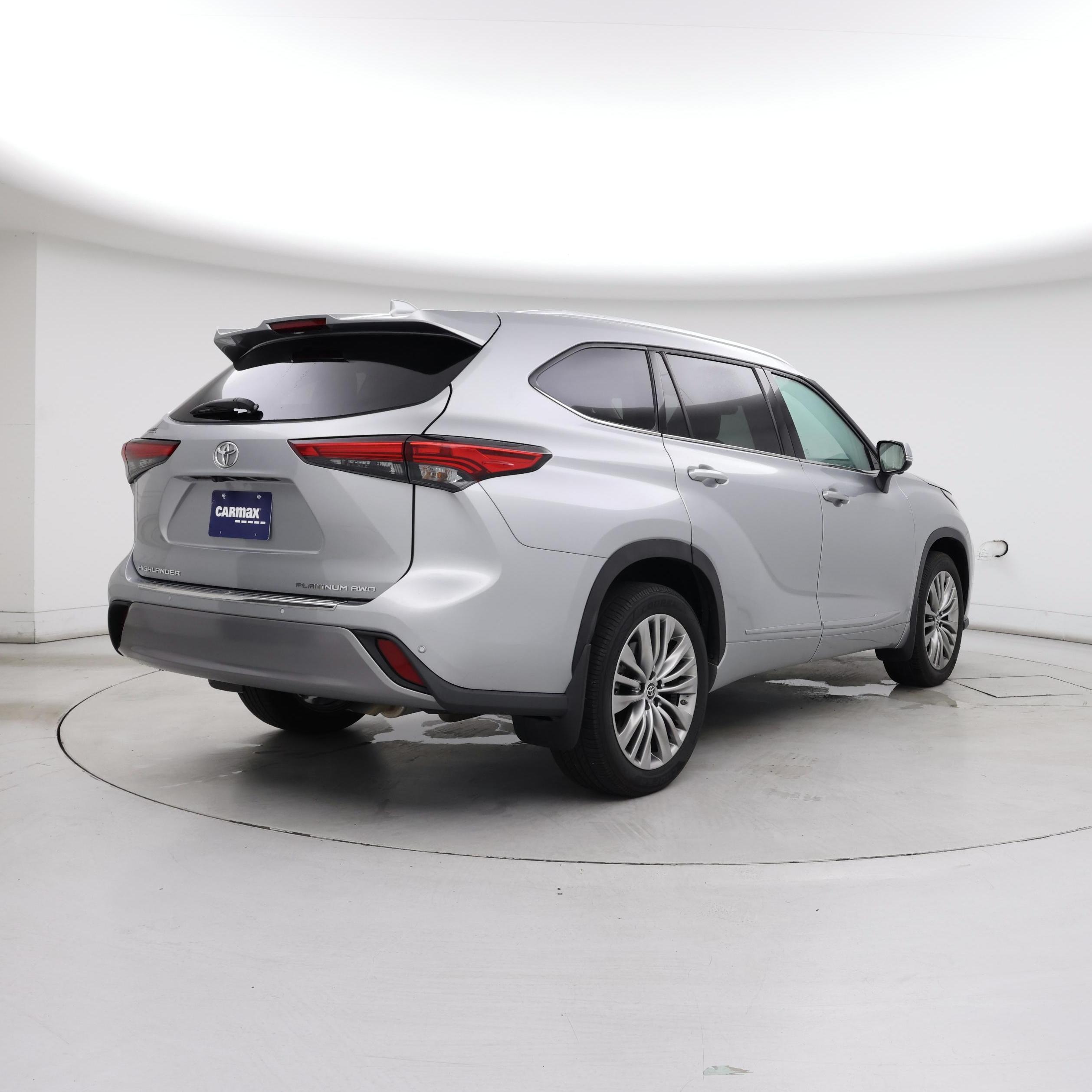 Thumbnail: 2023 Toyota Highlander - 8