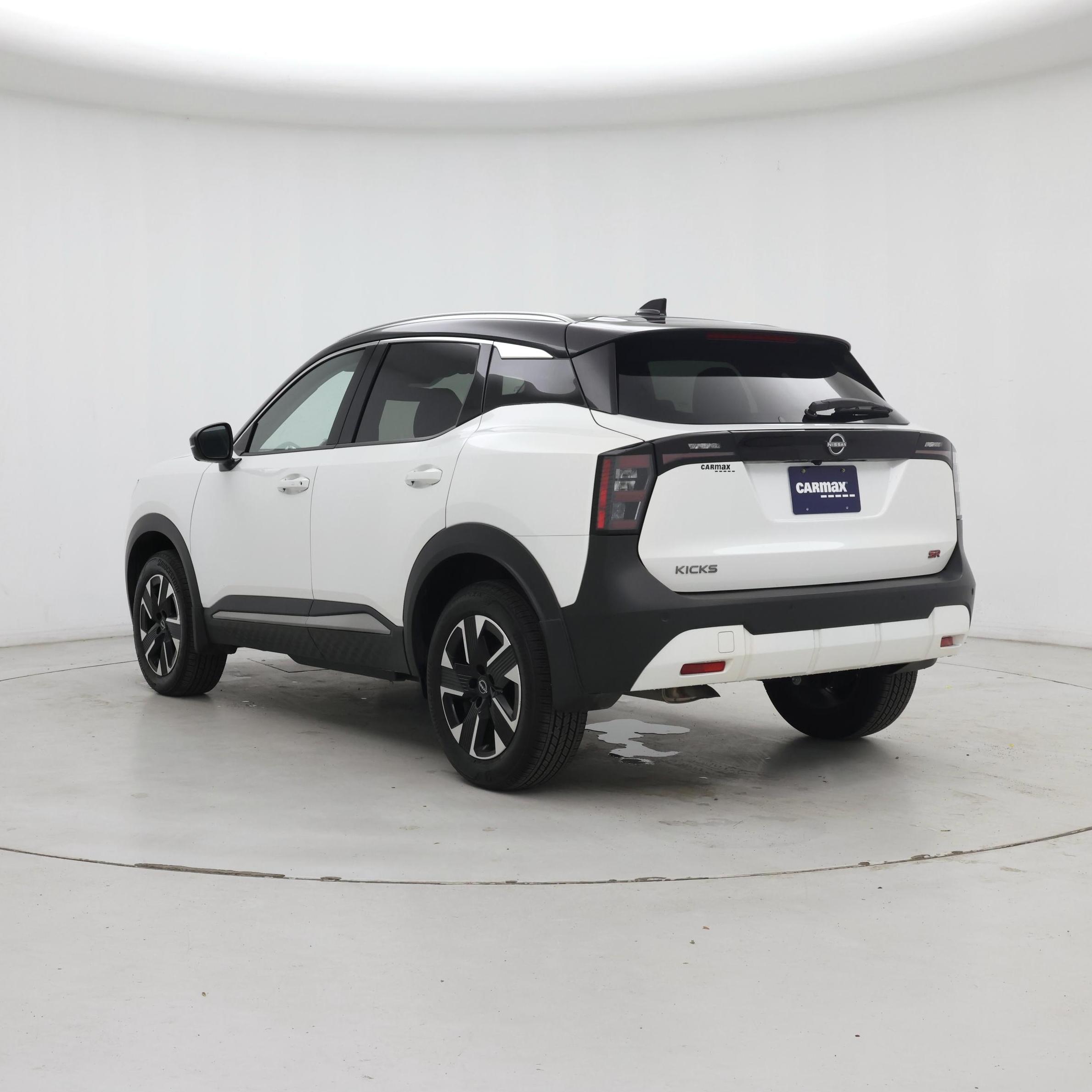 Thumbnail: 2025 Nissan Kicks - 2