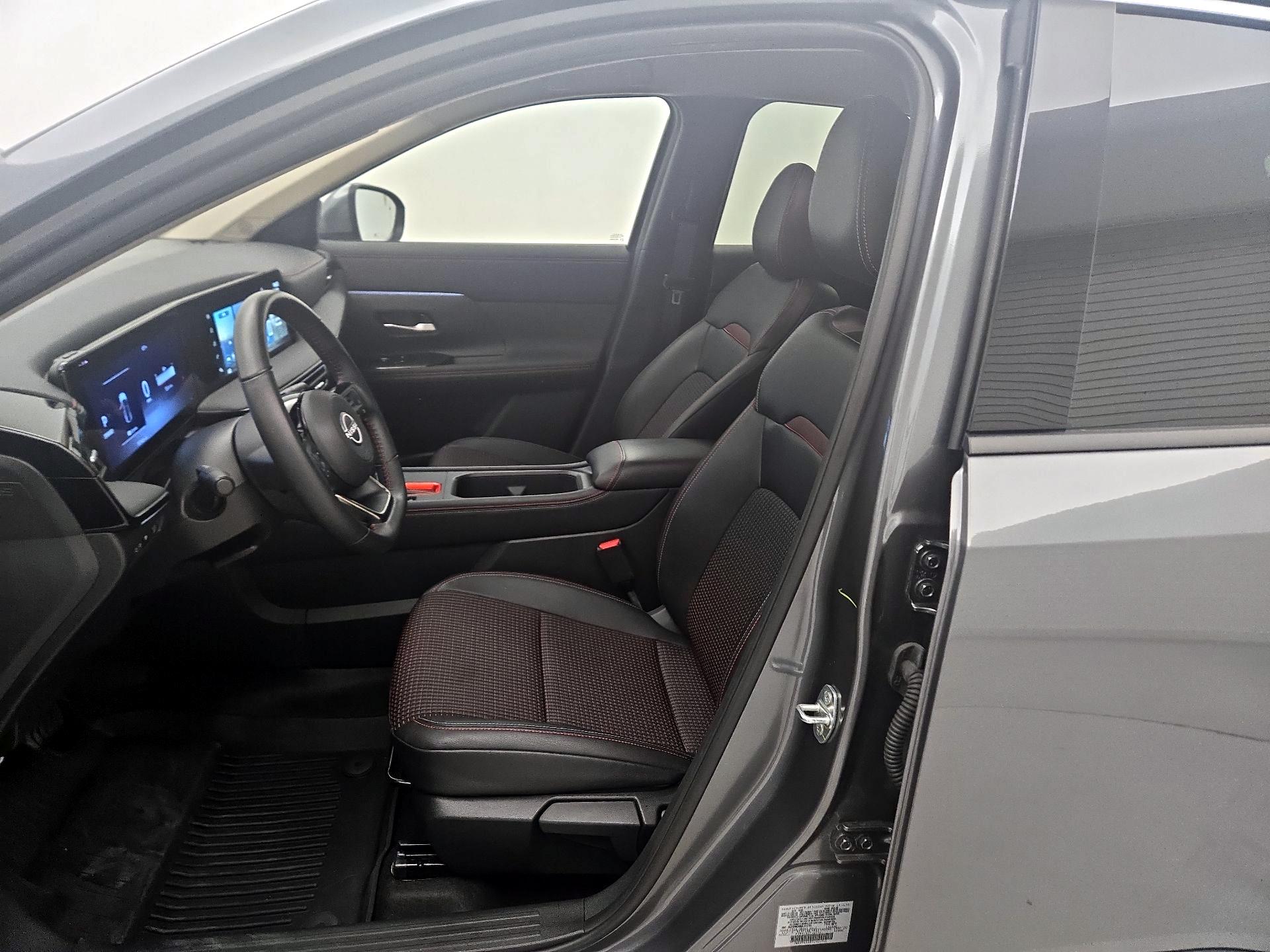 Thumbnail: 2025 Nissan Kicks - 11