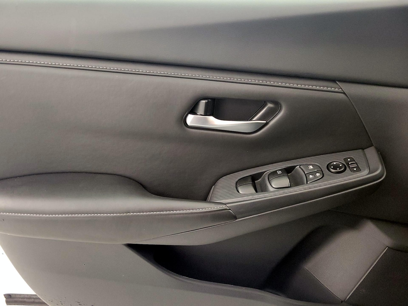 2025 Nissan Sentra SV - Photo 13