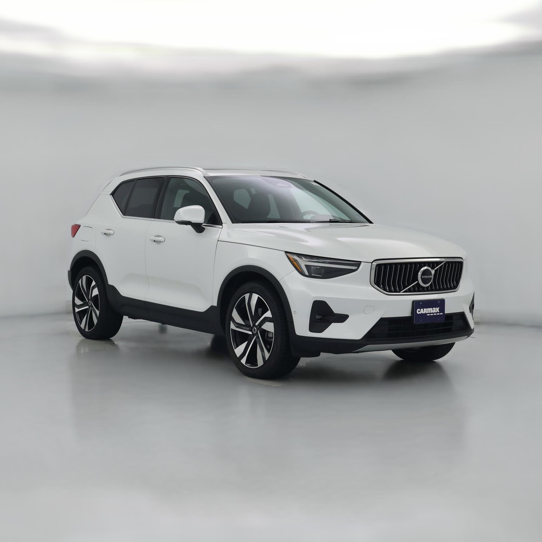Thumbnail: 2023 Volvo XC40 - 1