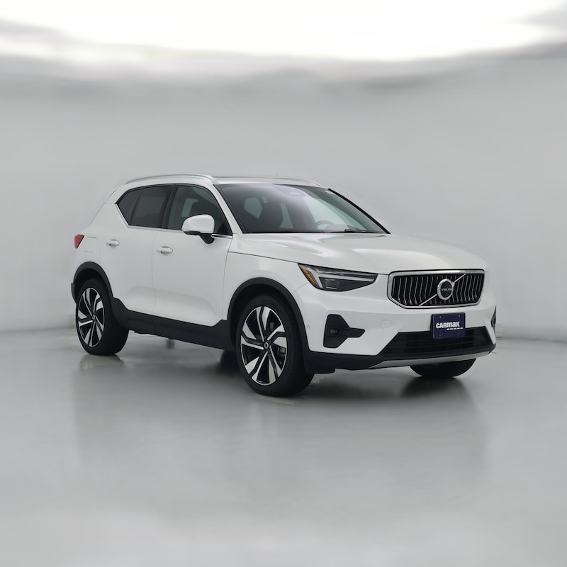 2023 Volvo XC40 B4 Ultimate Bright Theme