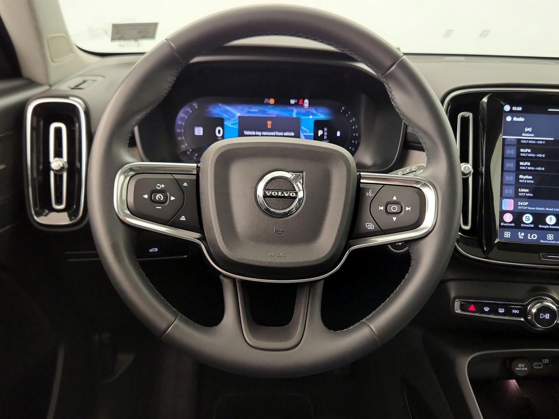 Thumbnail: 2023 Volvo XC40 - 10