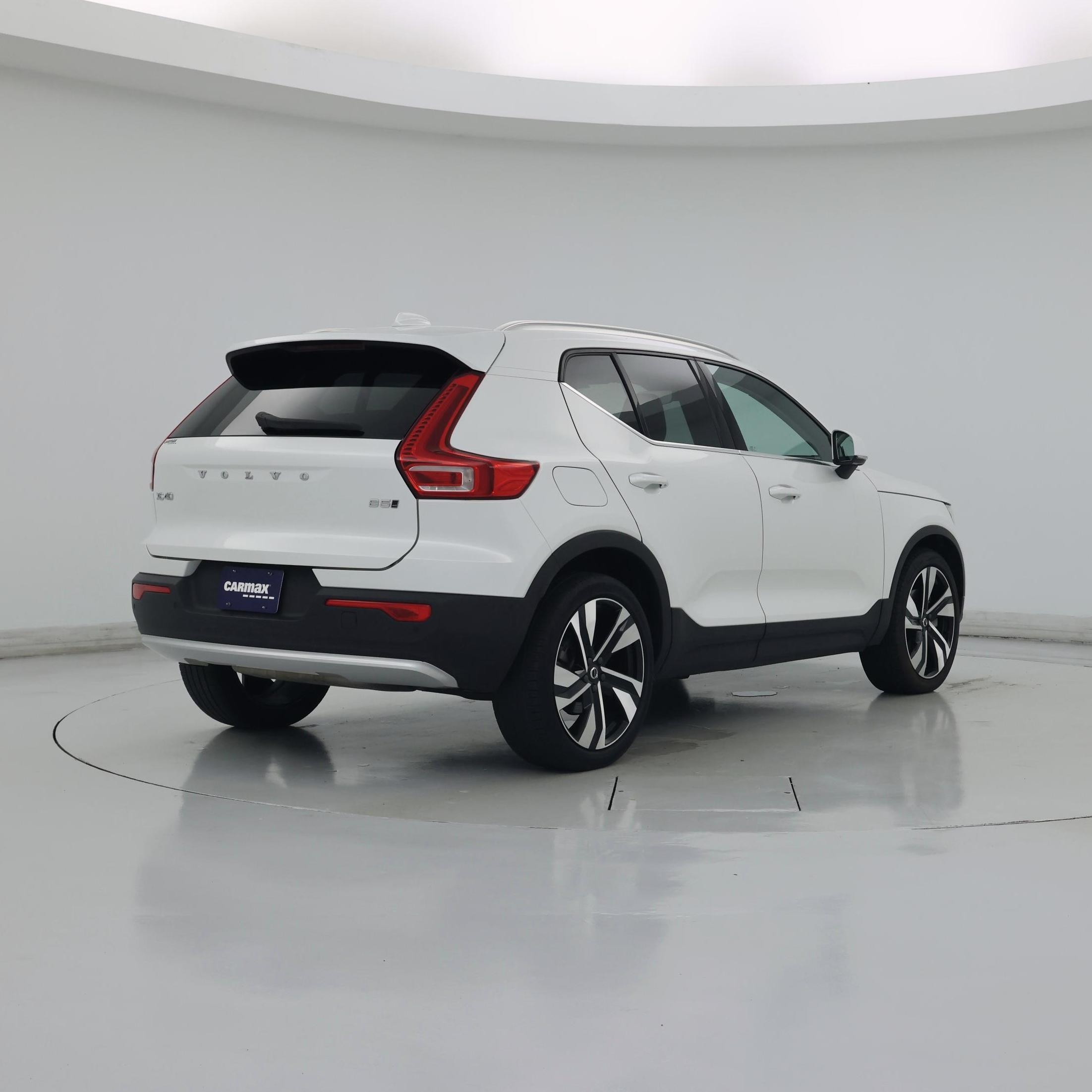 Thumbnail: 2023 Volvo XC40 - 8