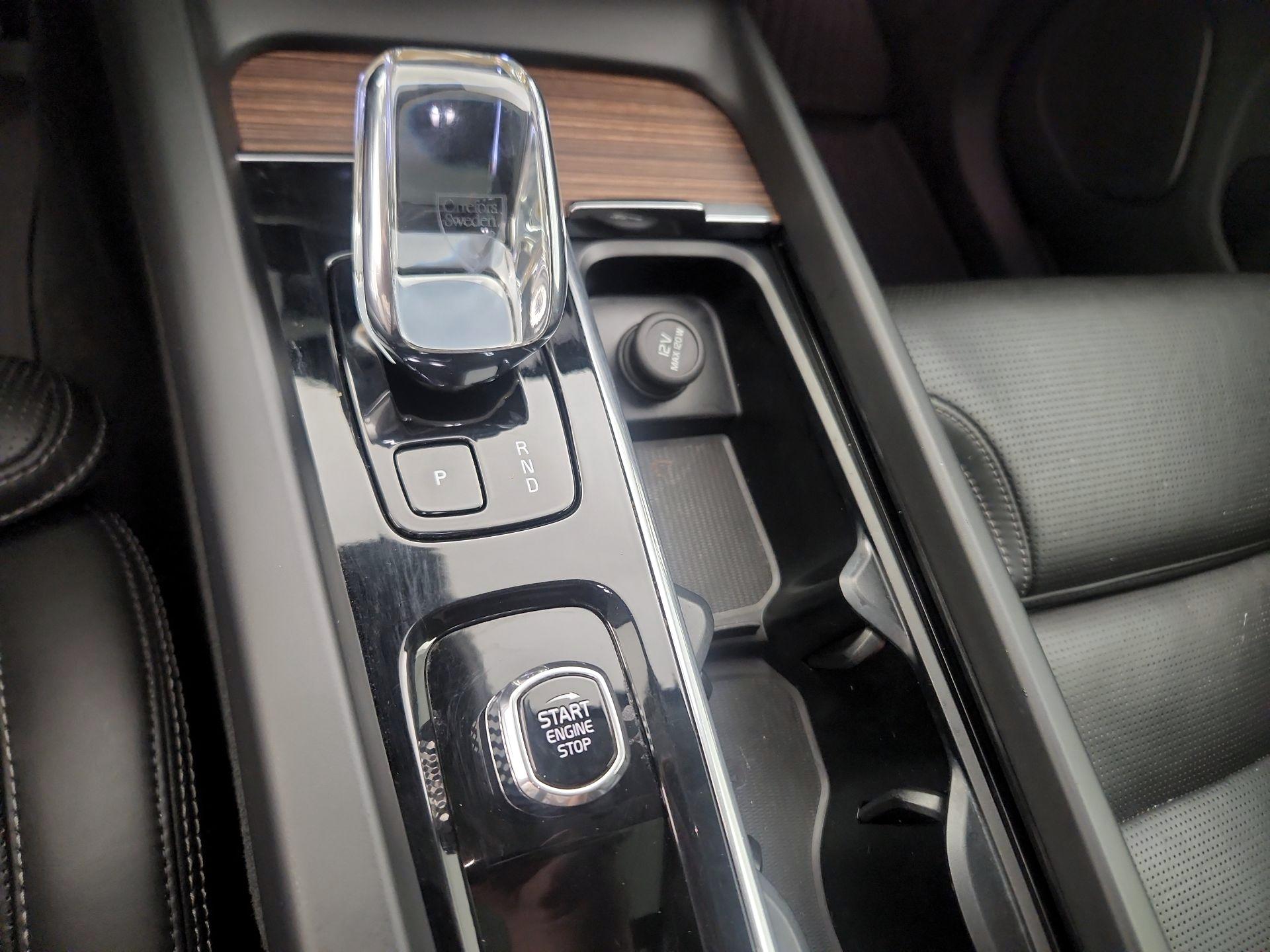 Thumbnail: 2023 Volvo XC60 - 18