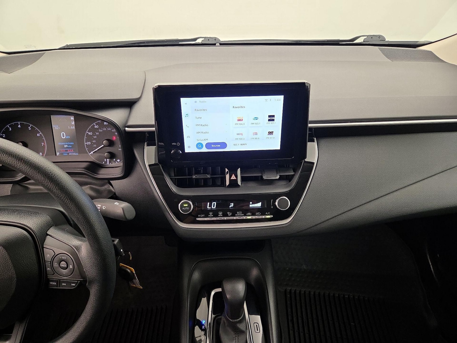 2024 Toyota Corolla LE - Photo 10