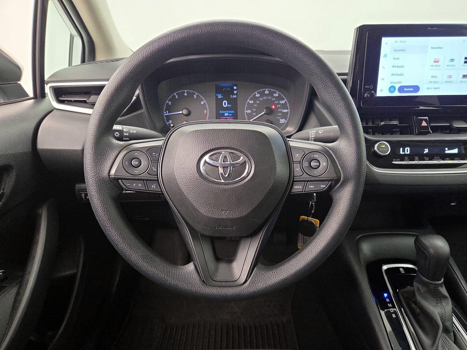 2024 Toyota Corolla LE - Photo 11