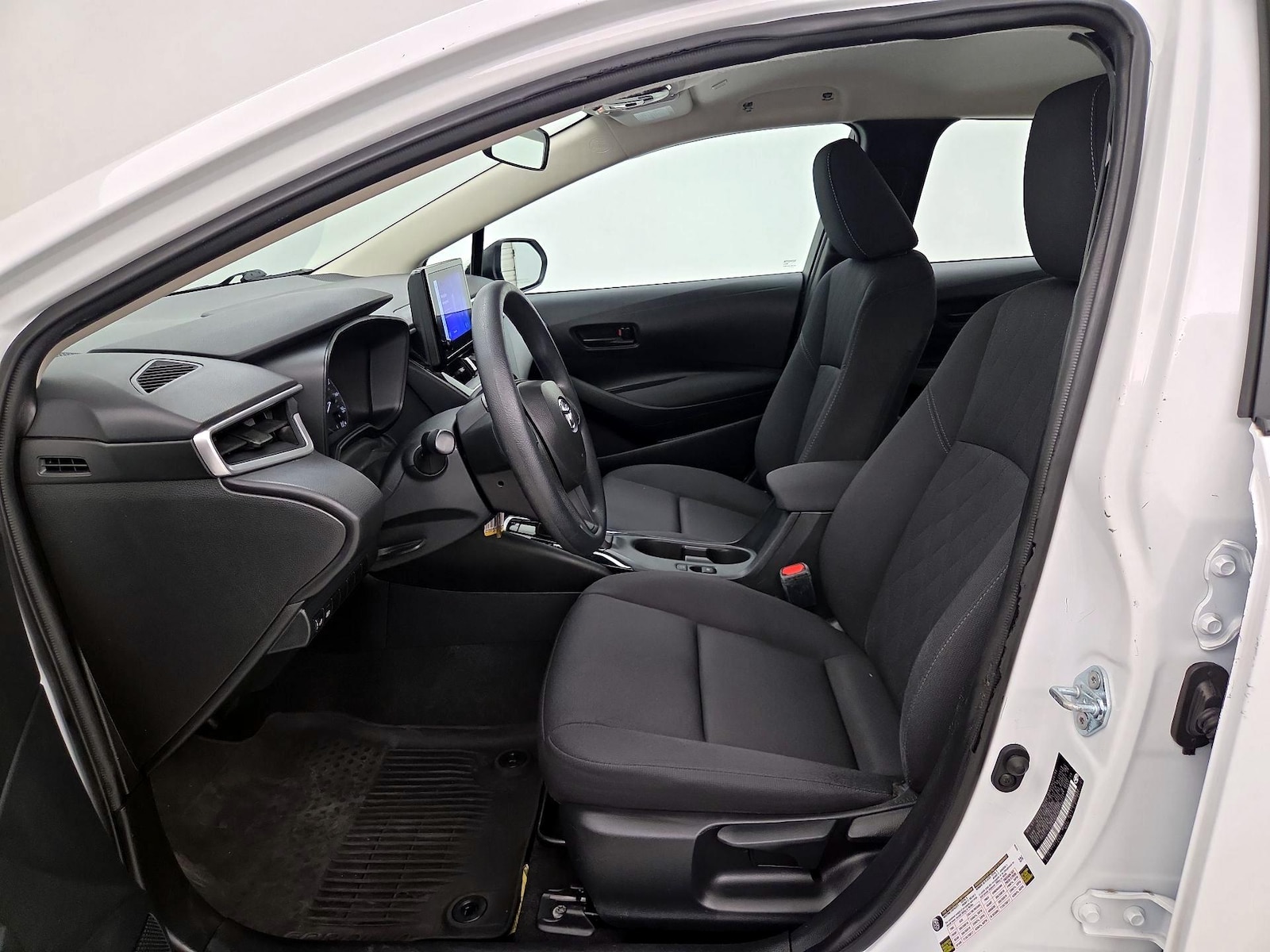 2024 Toyota Corolla LE - Photo 12