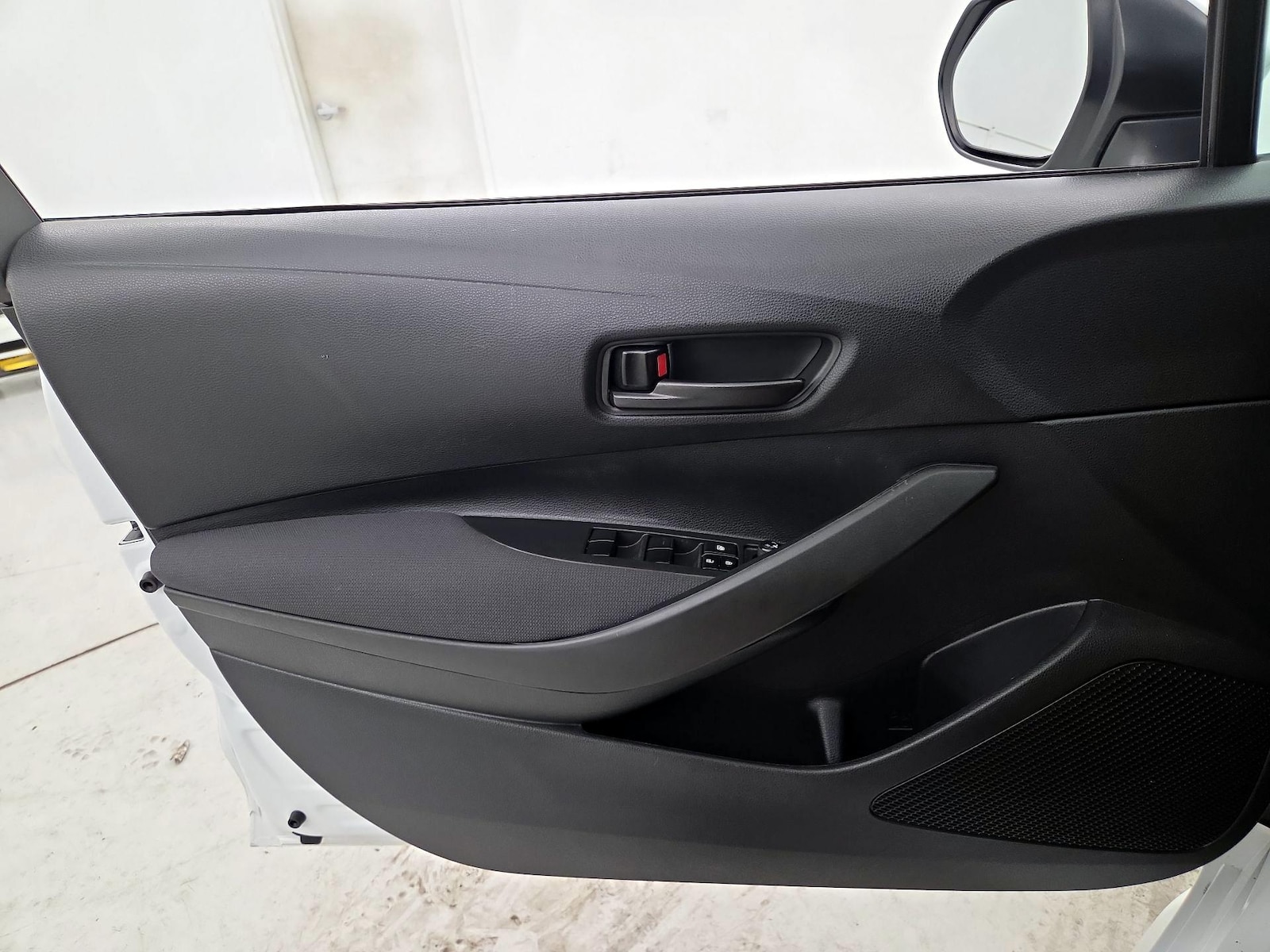 2024 Toyota Corolla LE - Photo 13