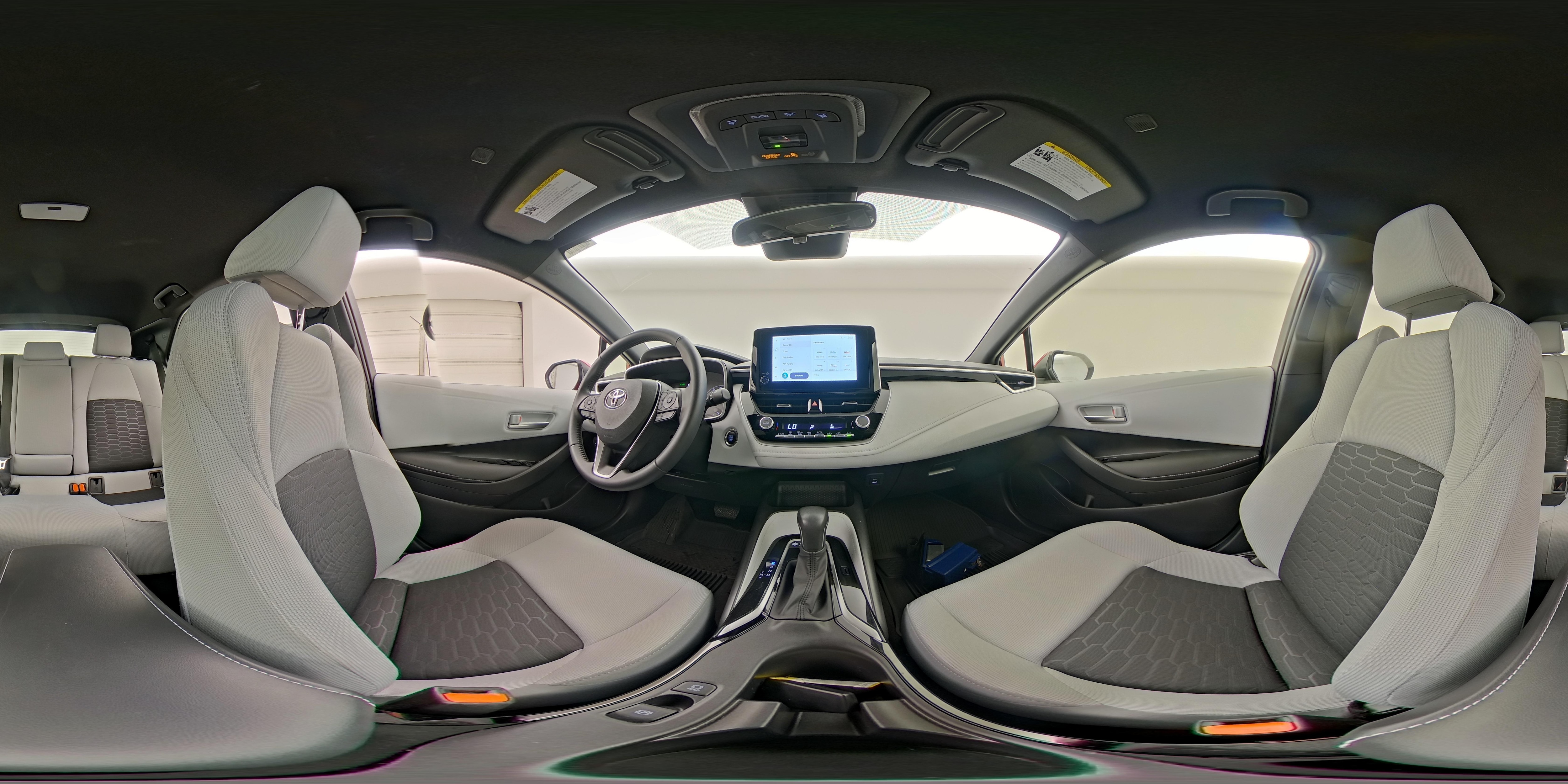 2025 Toyota Corolla Hatchback SE - Photo 25