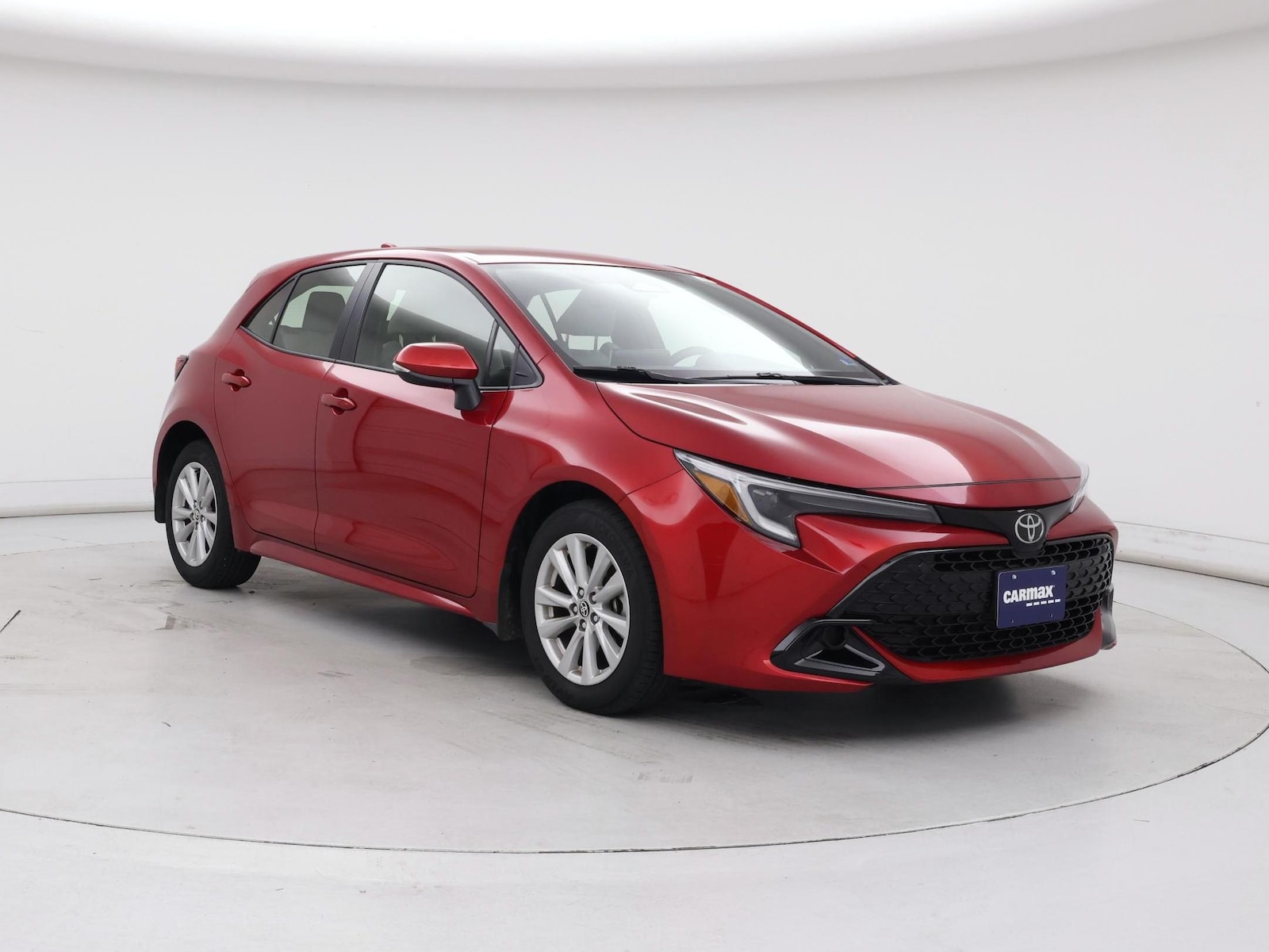 2025 Toyota Corolla Hatchback SE - Photo 2