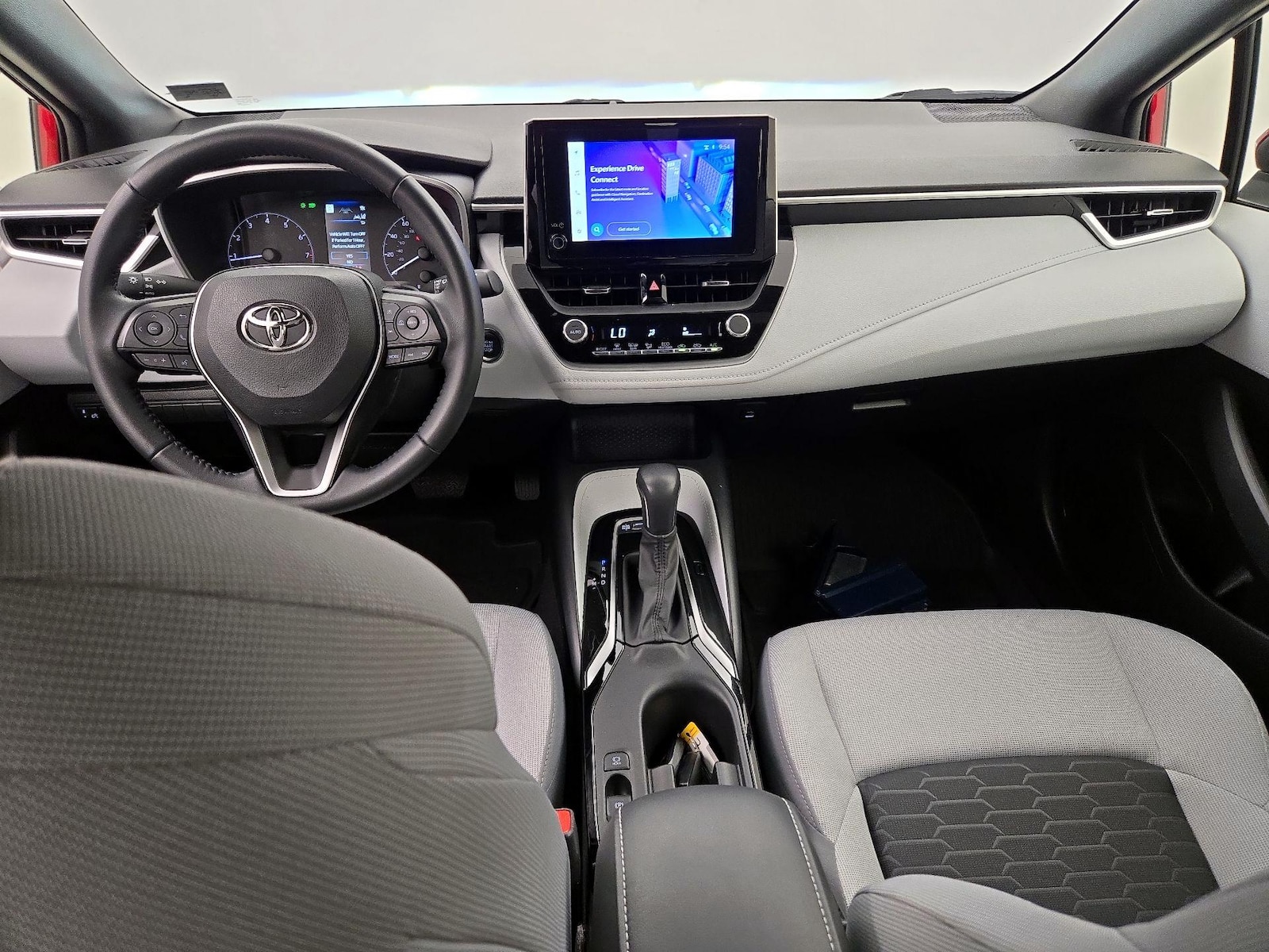 2025 Toyota Corolla Hatchback SE - Photo 10