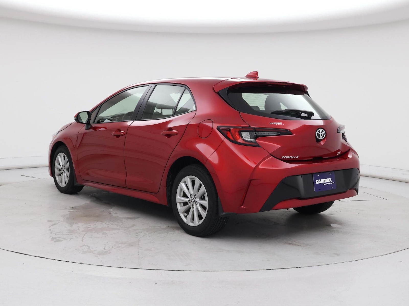 2025 Toyota Corolla Hatchback SE - Photo 3