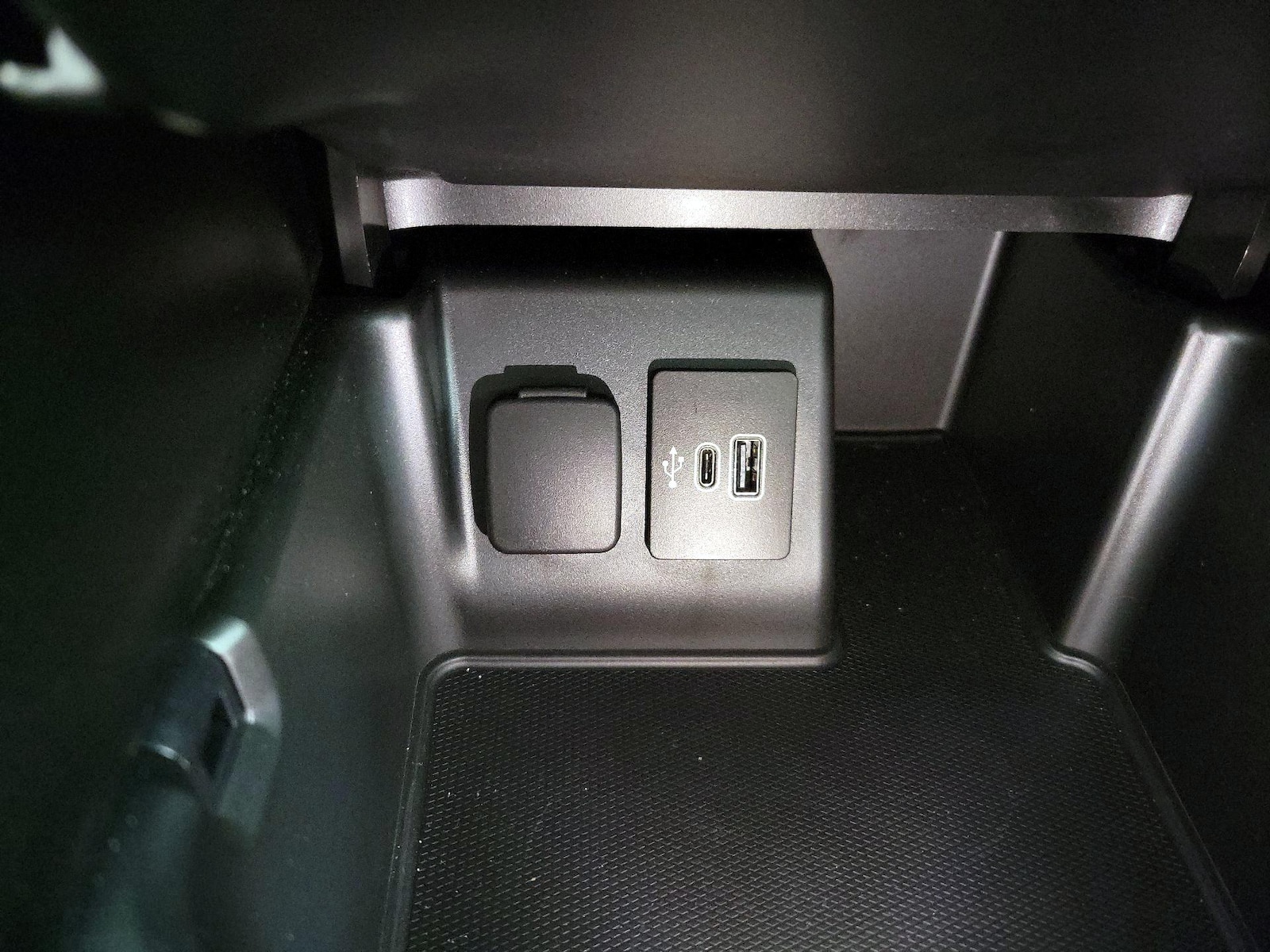 2025 Ford Explorer Active - Photo 19