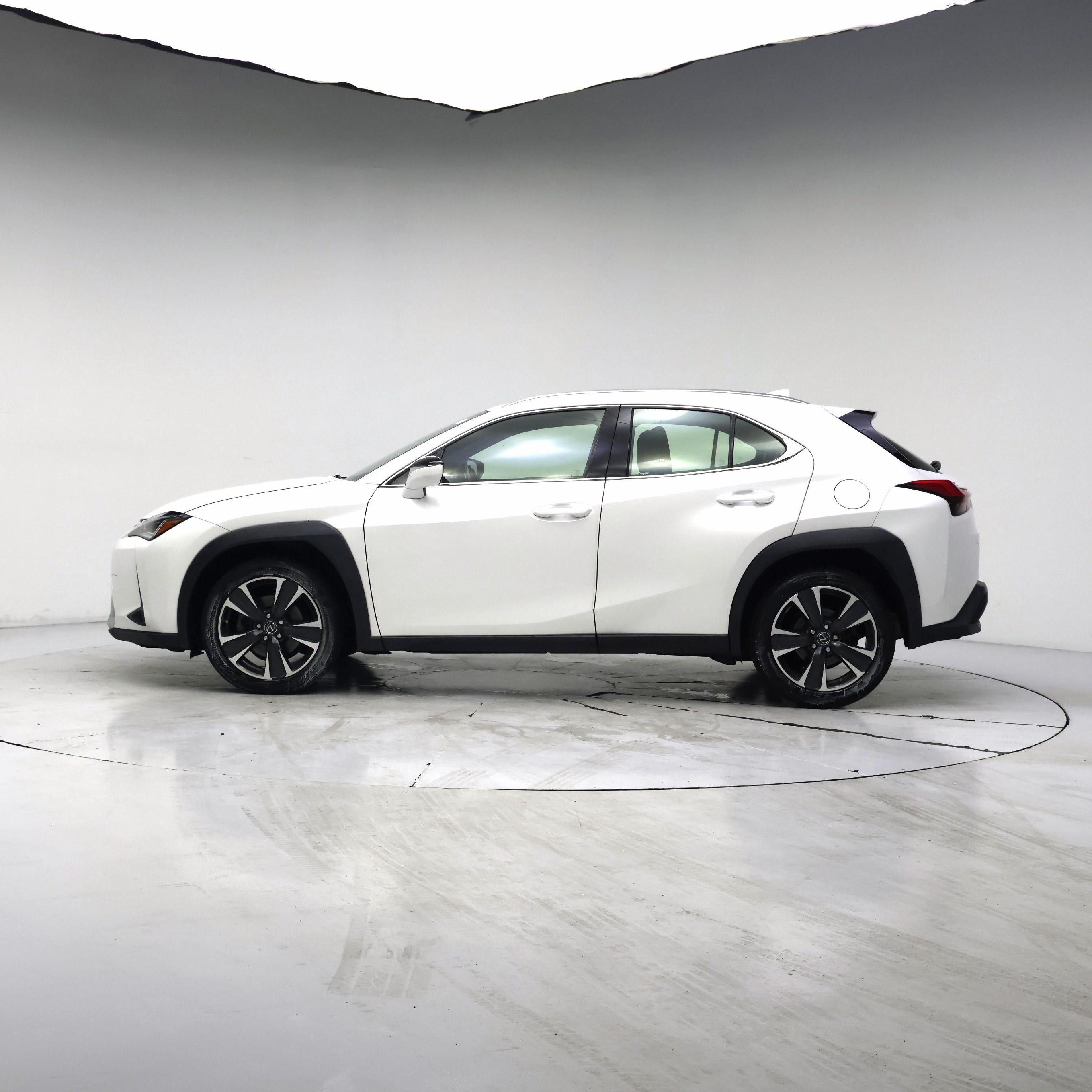 Thumbnail: 2022 Lexus UX - 3
