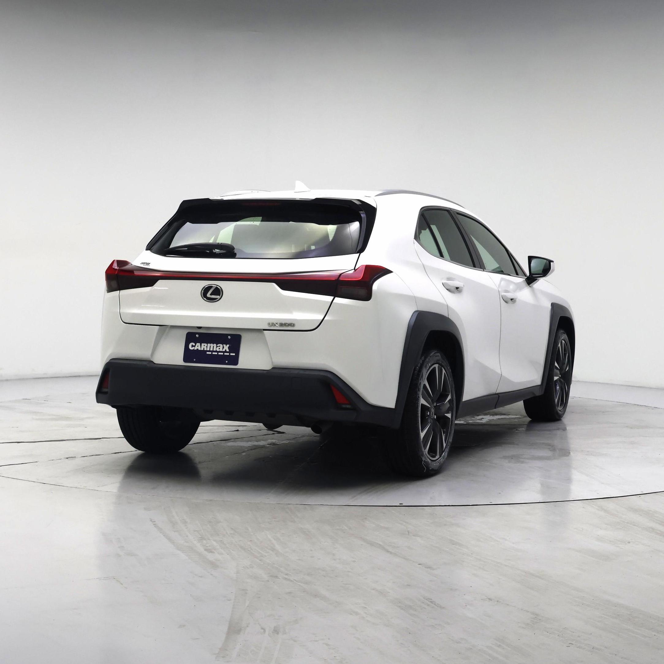 Thumbnail: 2022 Lexus UX - 8