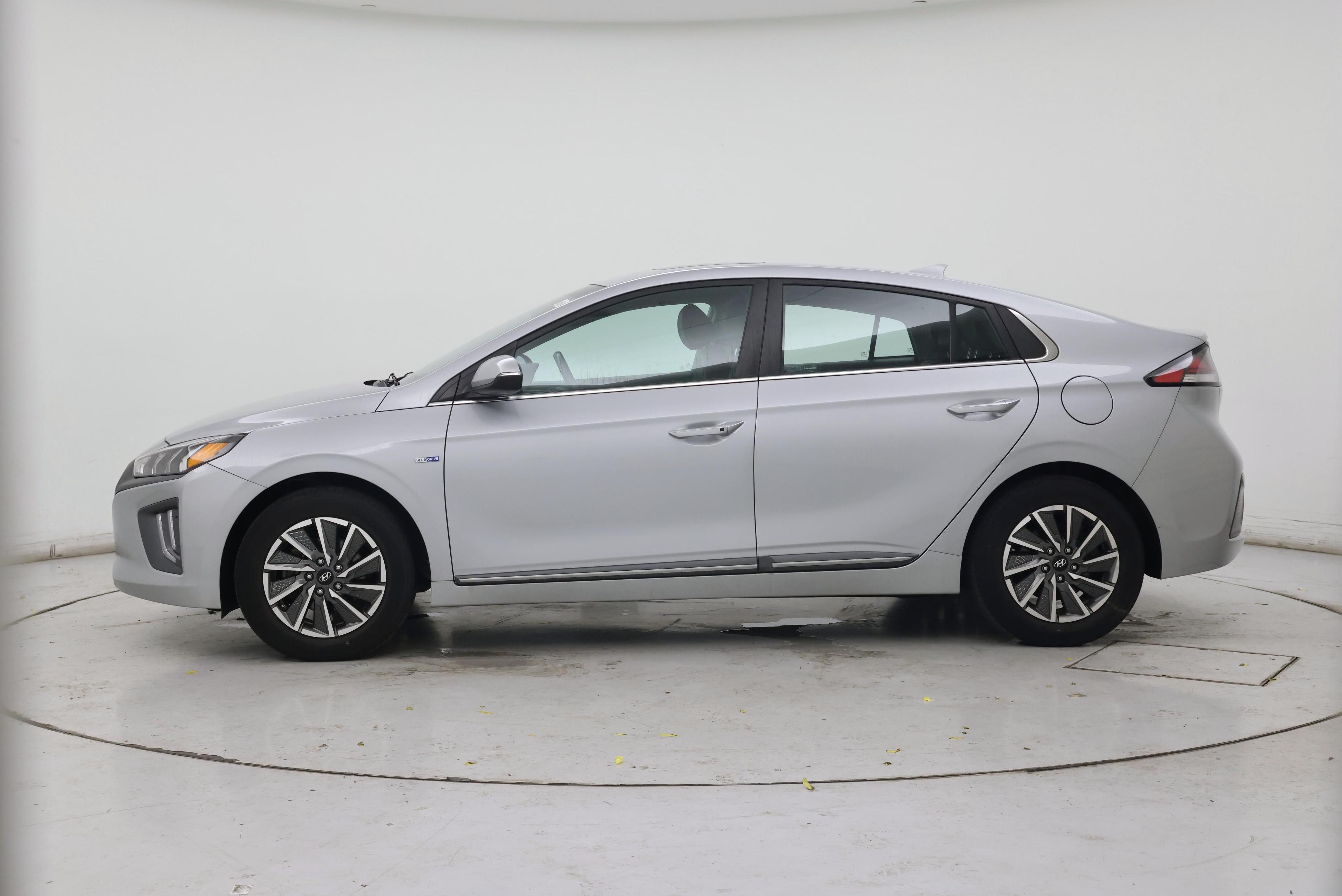 Thumbnail: 2020 Hyundai Ioniq - 3