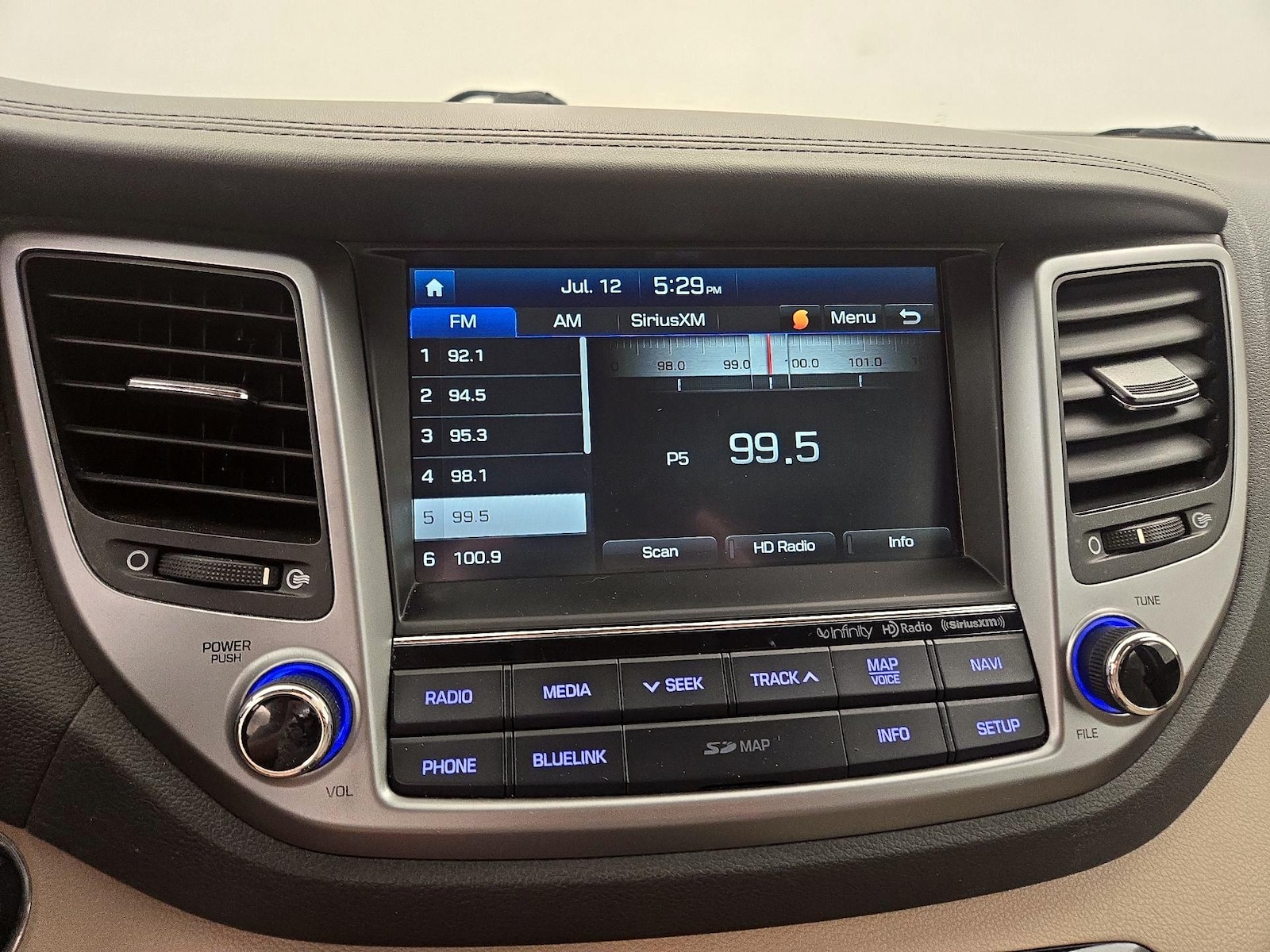 2017 Hyundai Tucson SE Plus - Photo 17