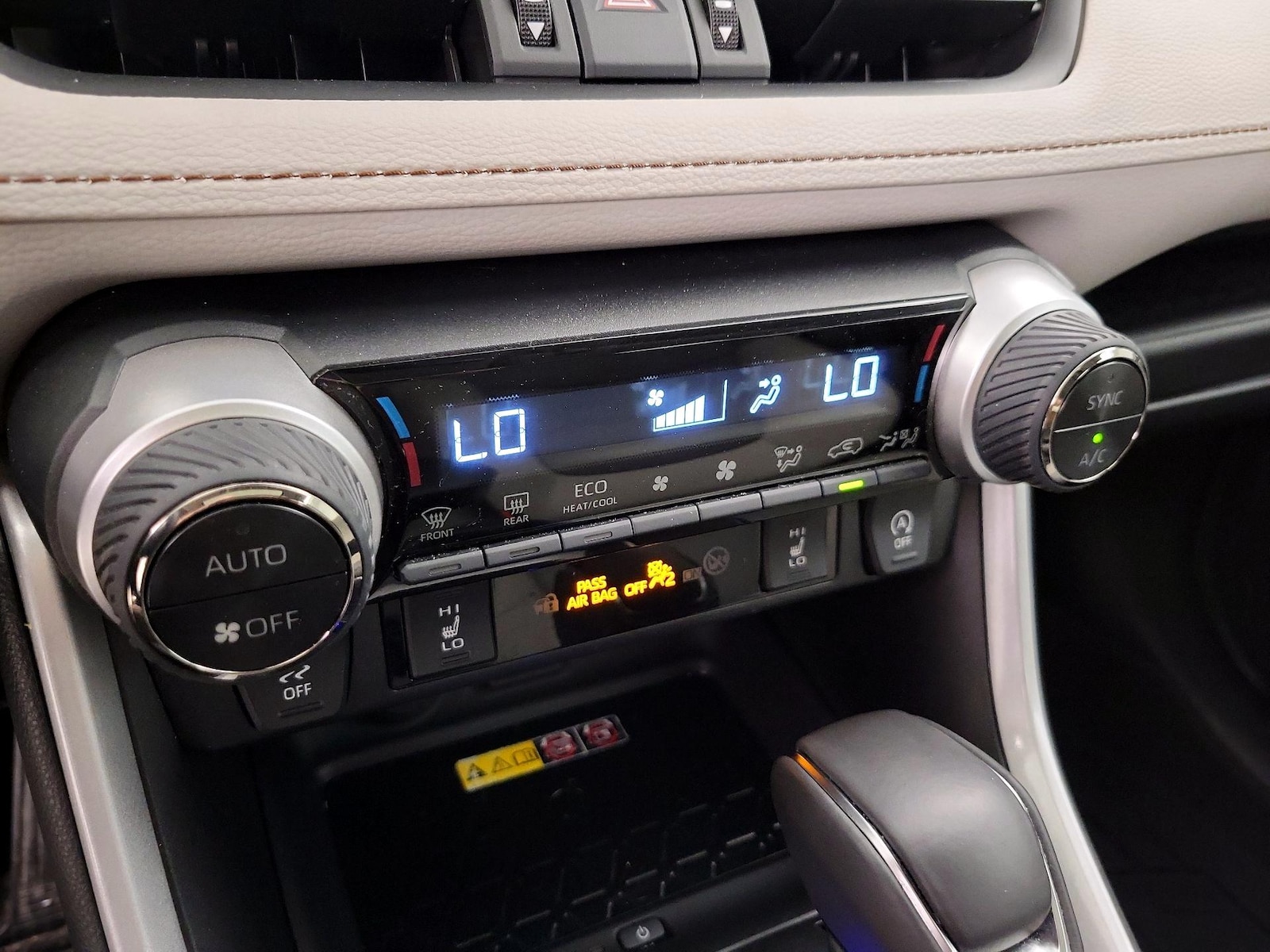 2023 Toyota RAV4 XLE Premium - Photo 17