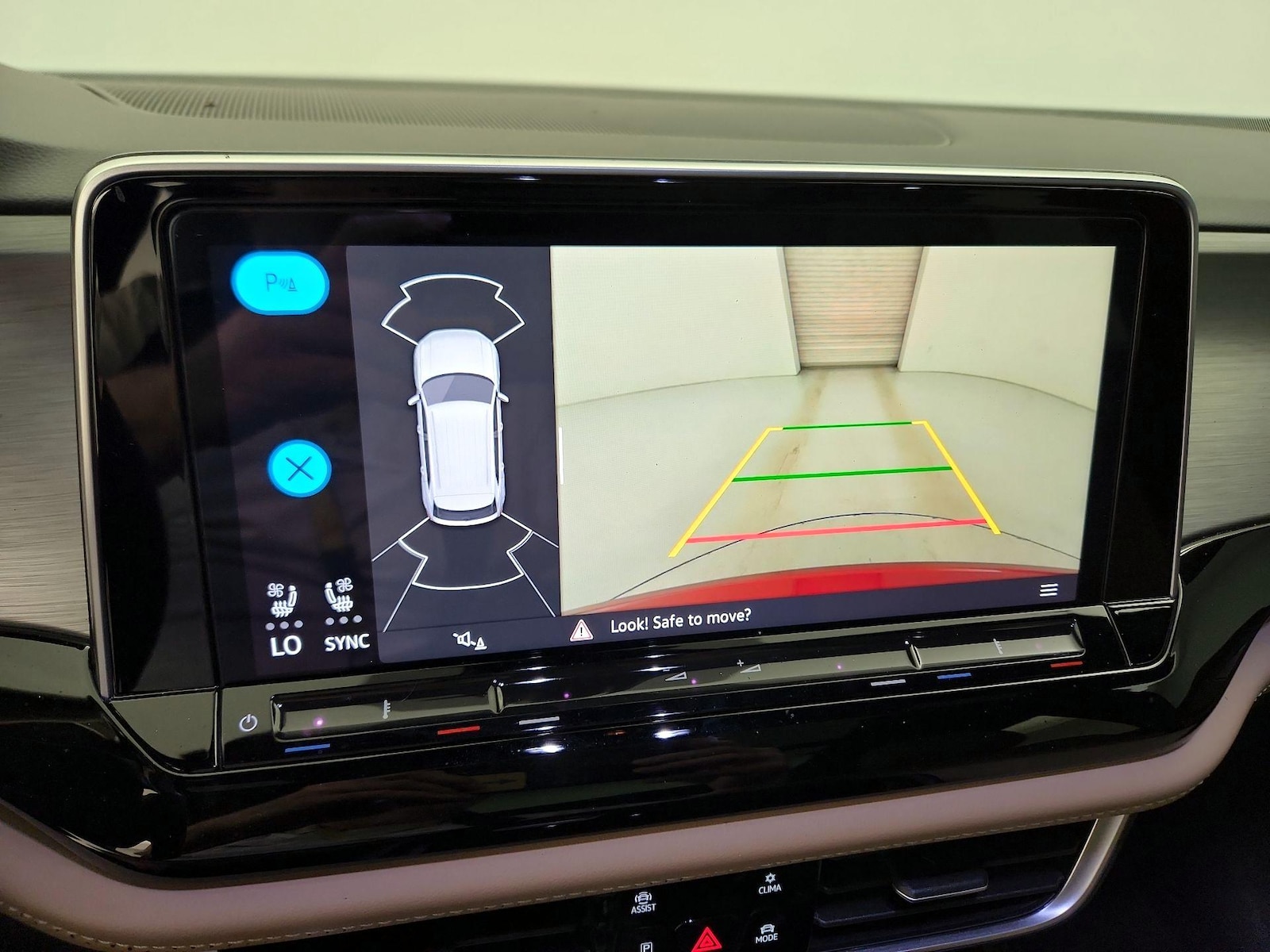 2024 Volkswagen Atlas Cross Sport SE w/Tech - Photo 16