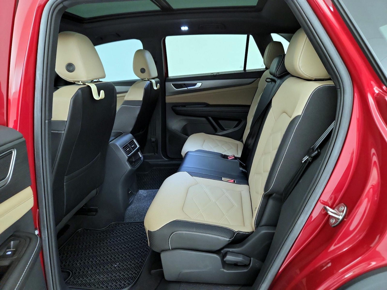 2024 Volkswagen Atlas Cross Sport SE w/Tech - Photo 22