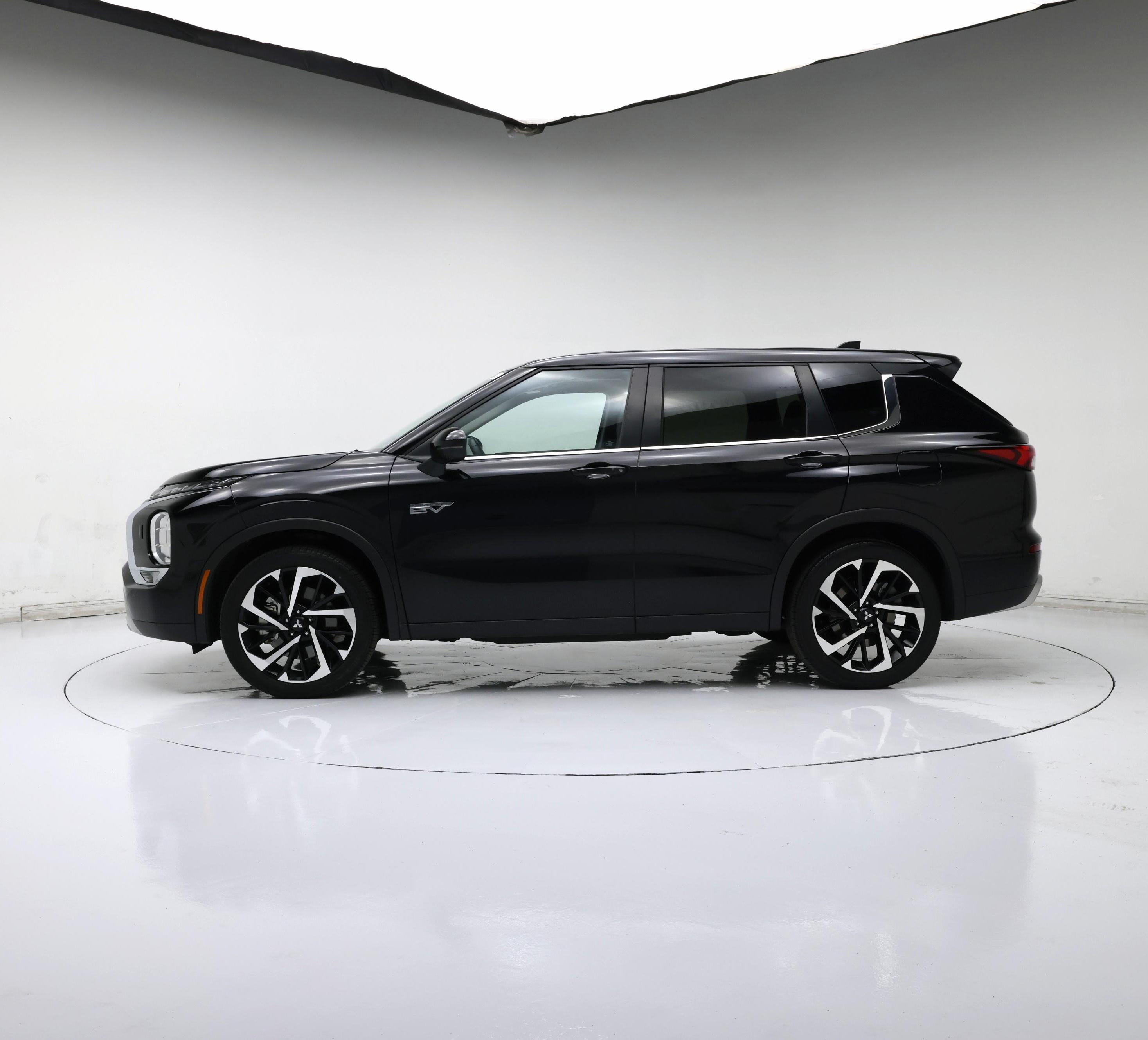 Thumbnail: 2025 Mitsubishi Outlander - 3