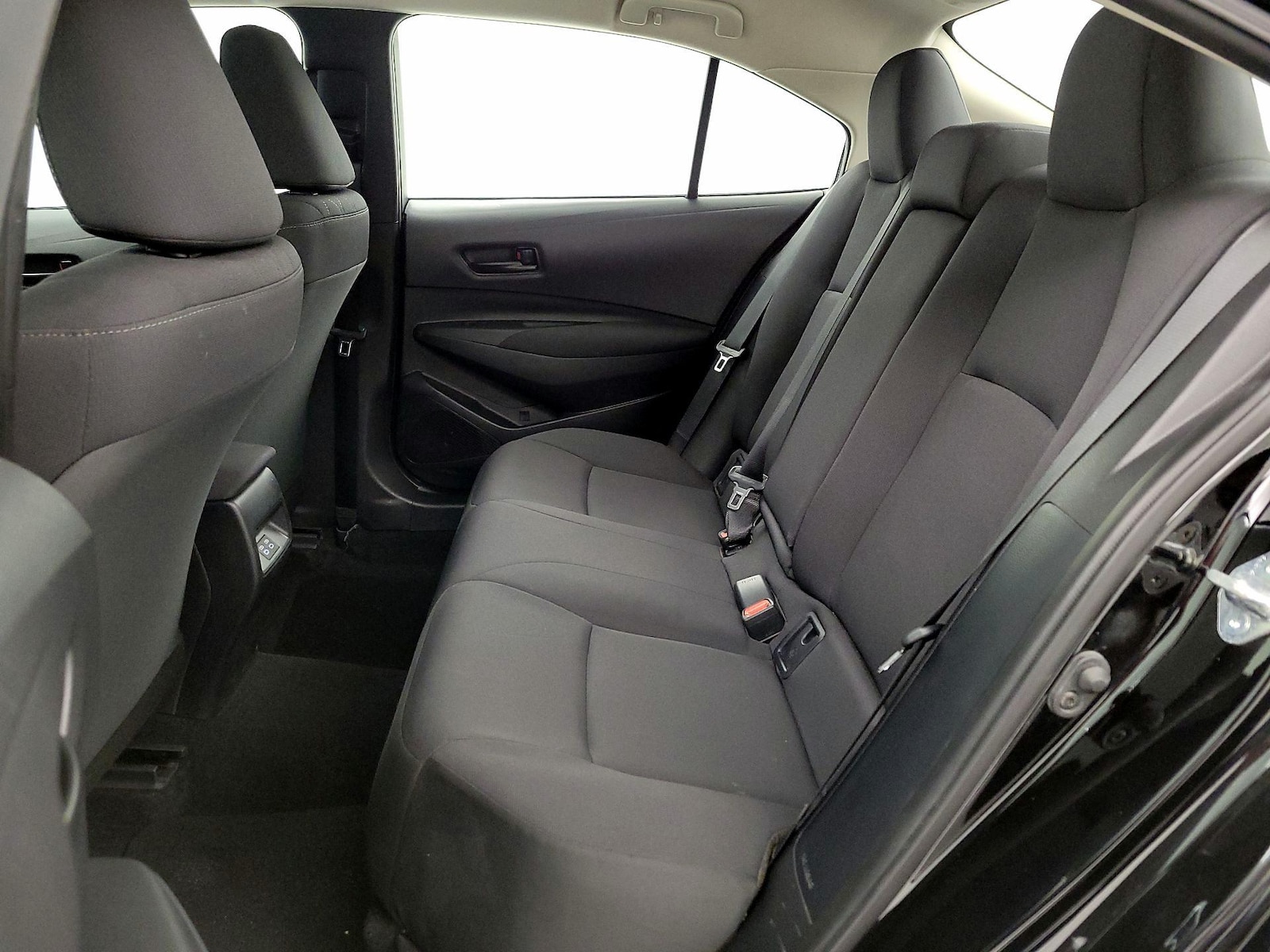 2025 Toyota Corolla LE - Photo 20