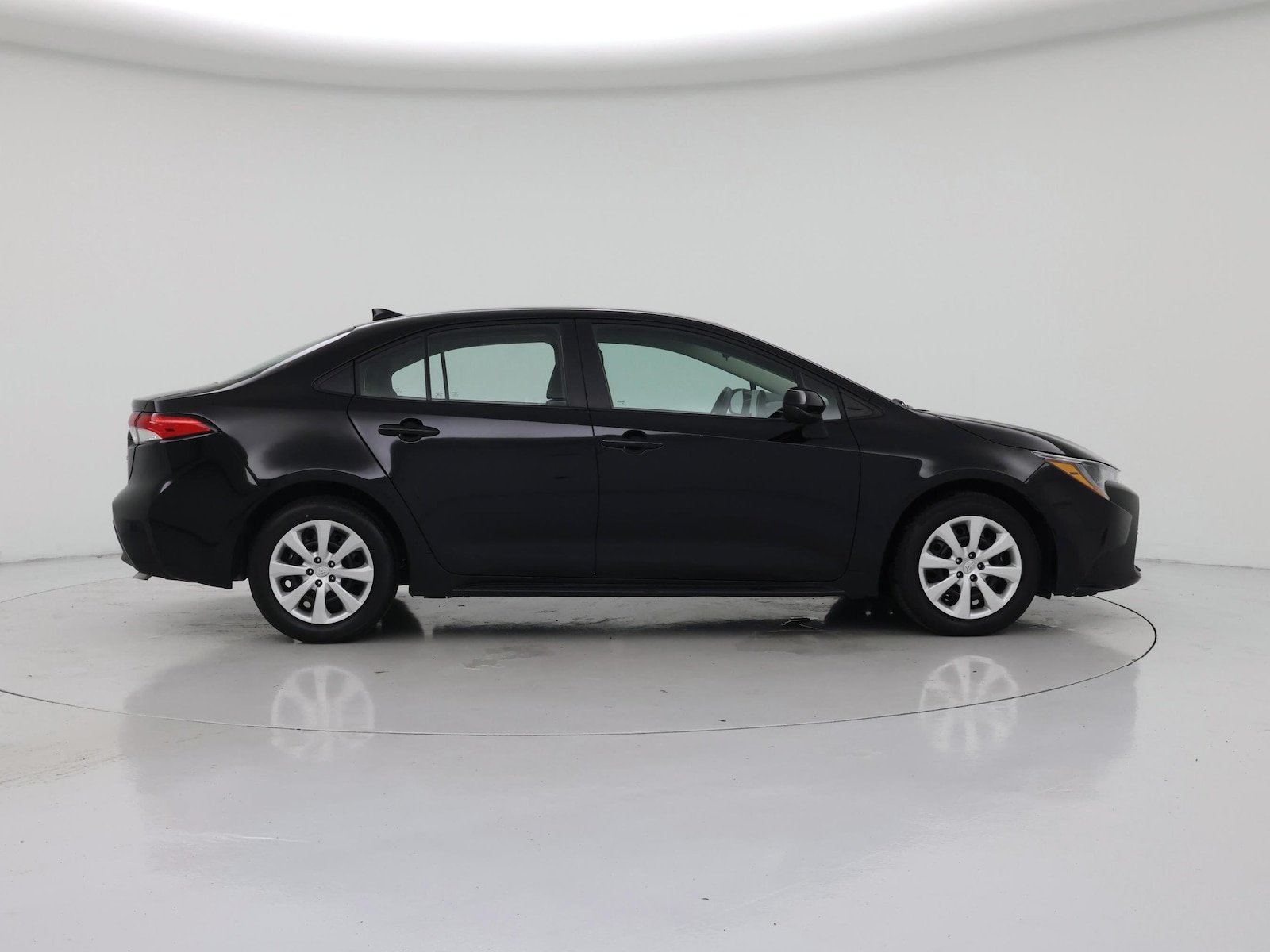 2025 Toyota Corolla LE - Photo 8