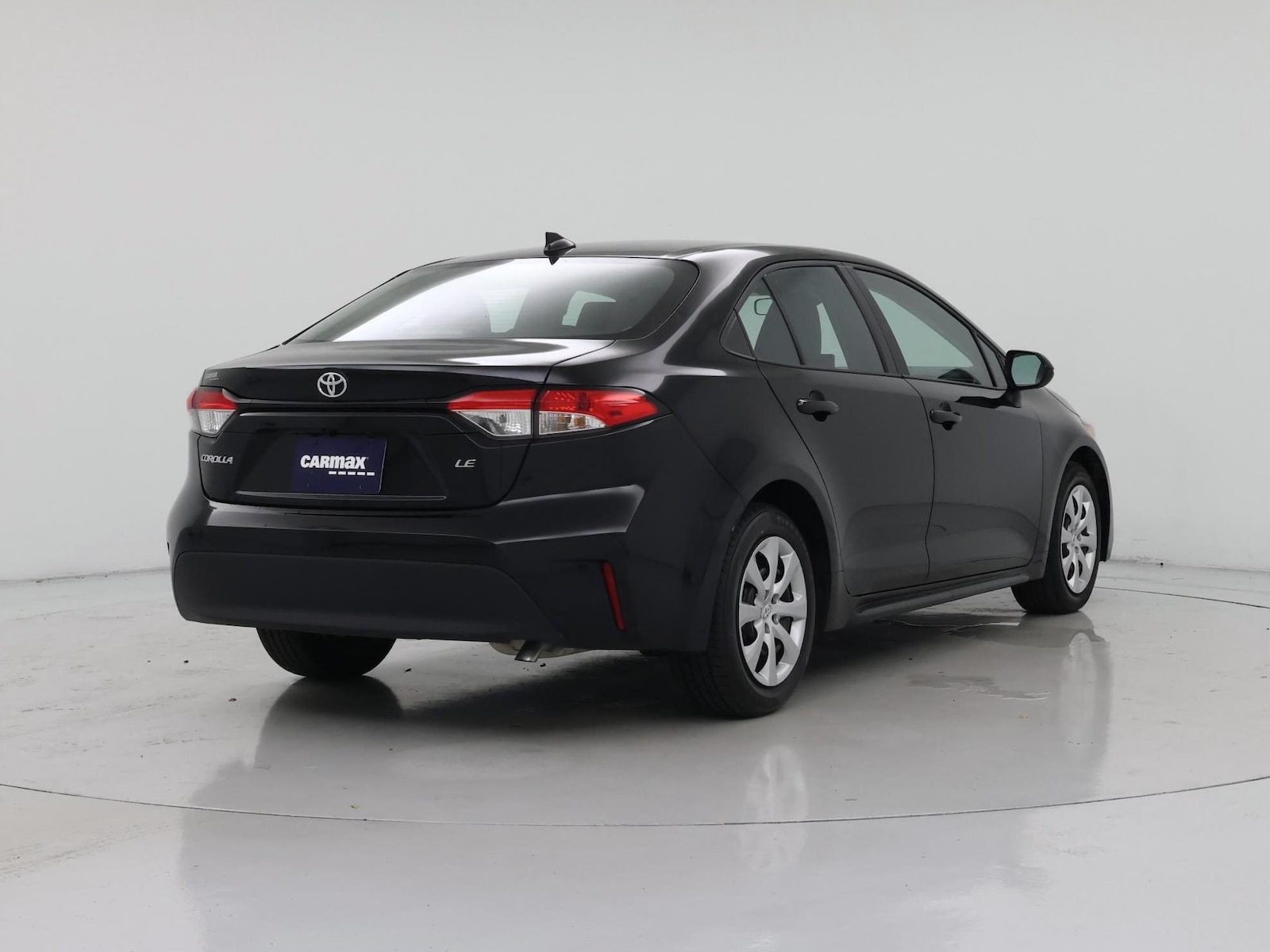 2025 Toyota Corolla LE - Photo 9