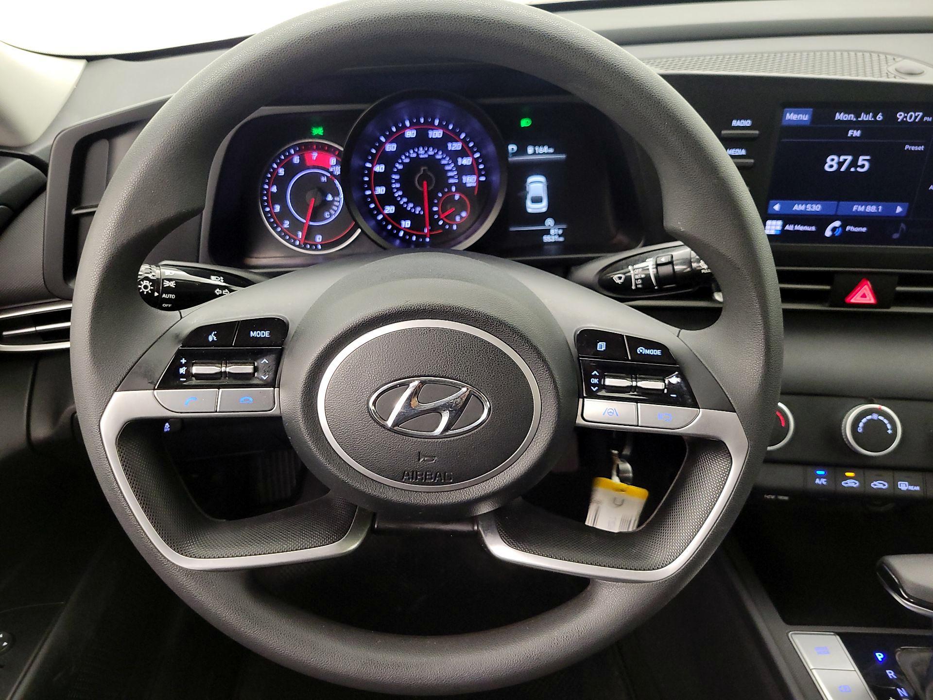 Thumbnail: 2023 Hyundai Elantra - 10
