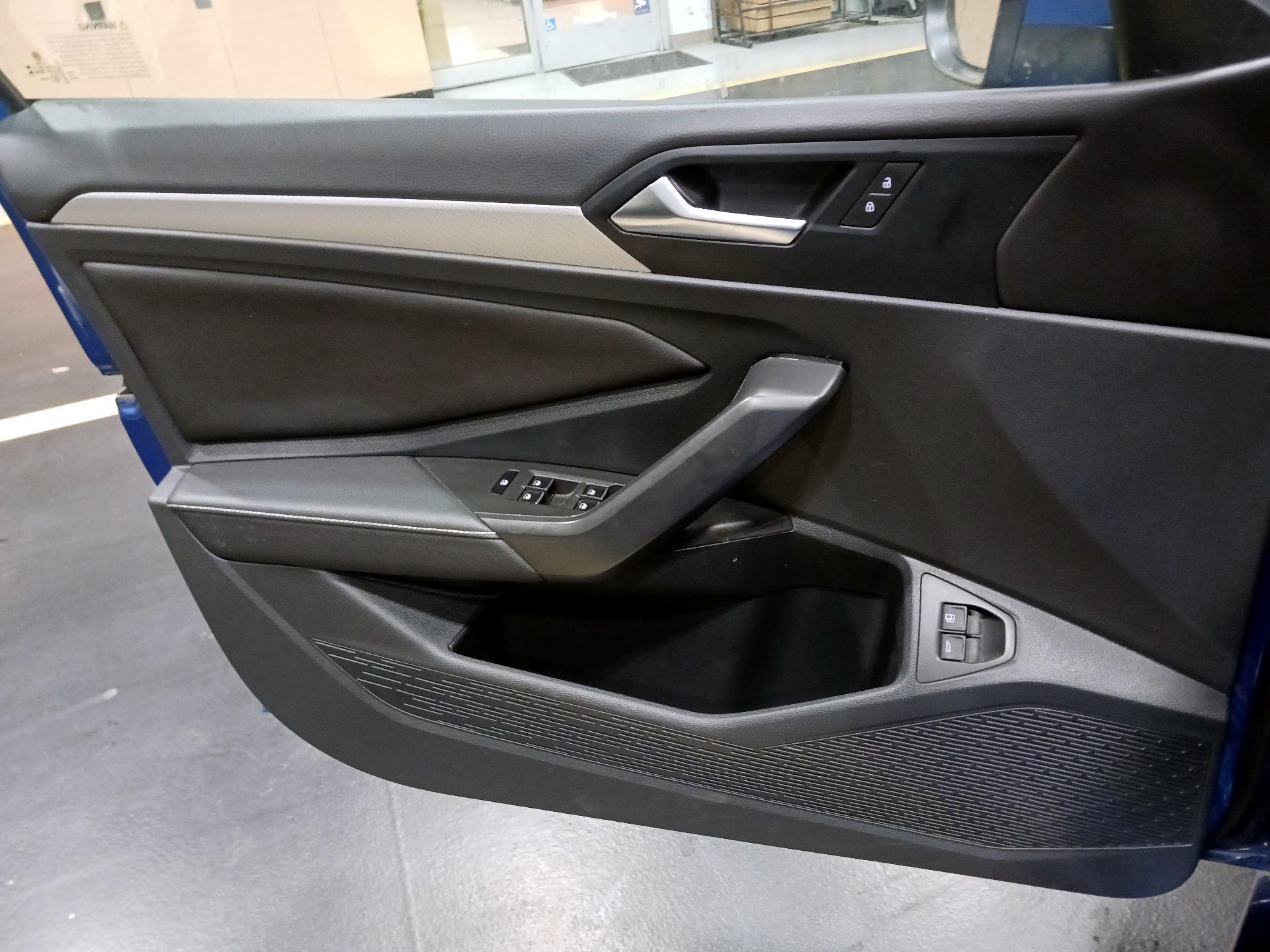 Thumbnail: 2024 Volkswagen Jetta - 10