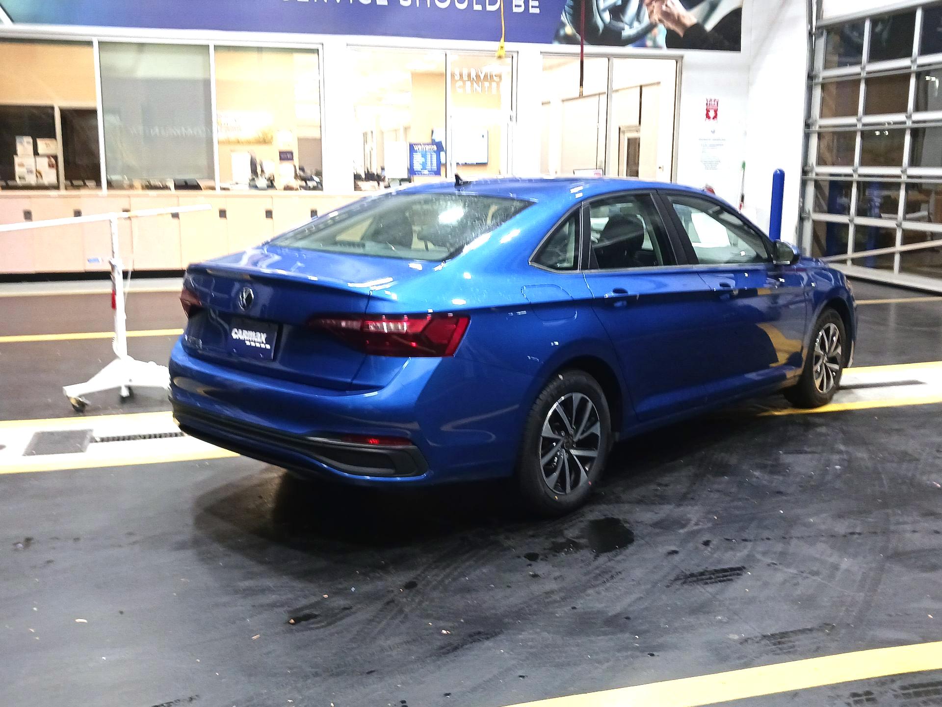Thumbnail: 2024 Volkswagen Jetta - 5