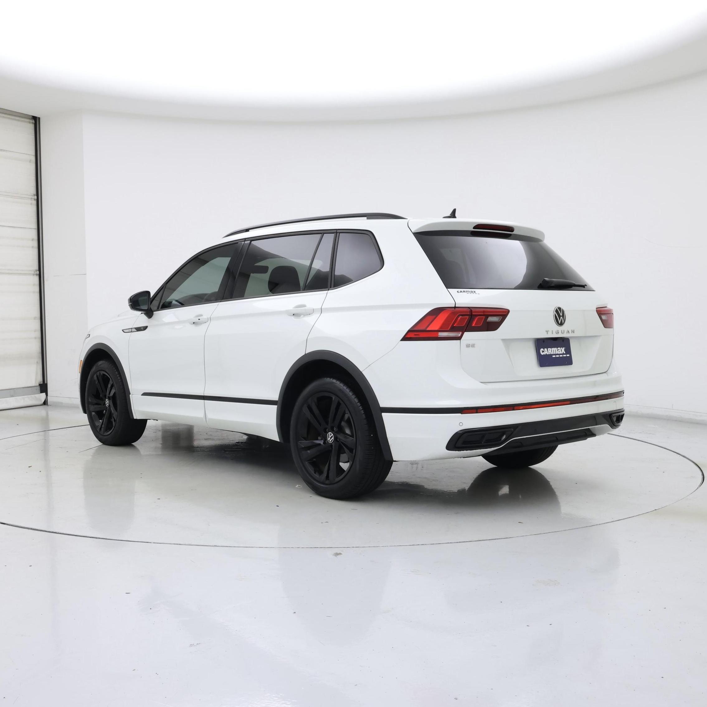 Thumbnail: 2024 Volkswagen Tiguan - 2