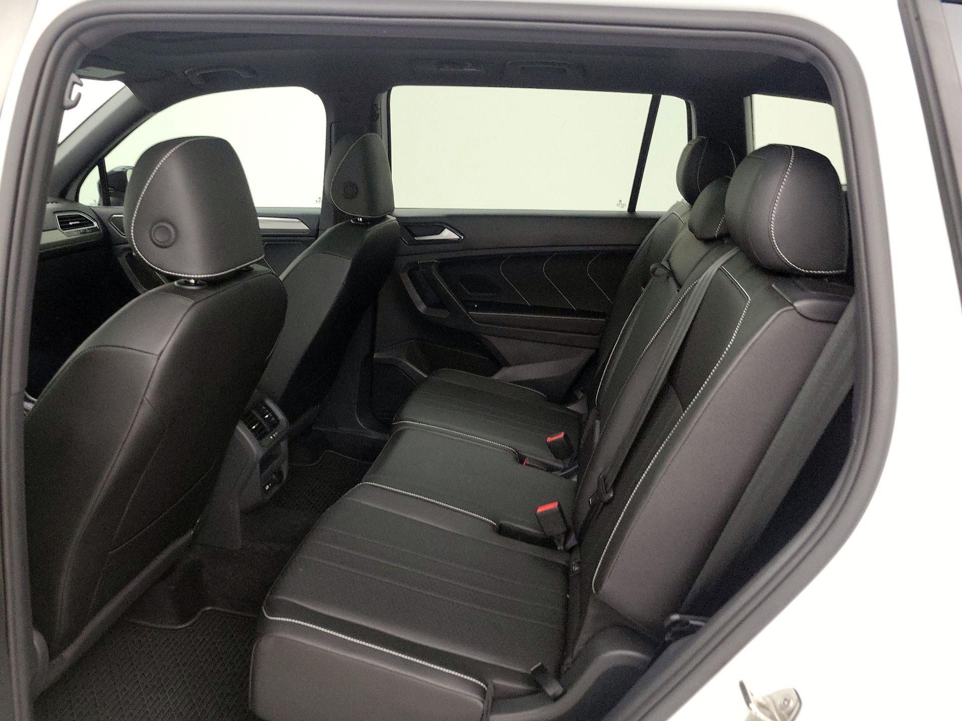 Thumbnail: 2024 Volkswagen Tiguan - 20